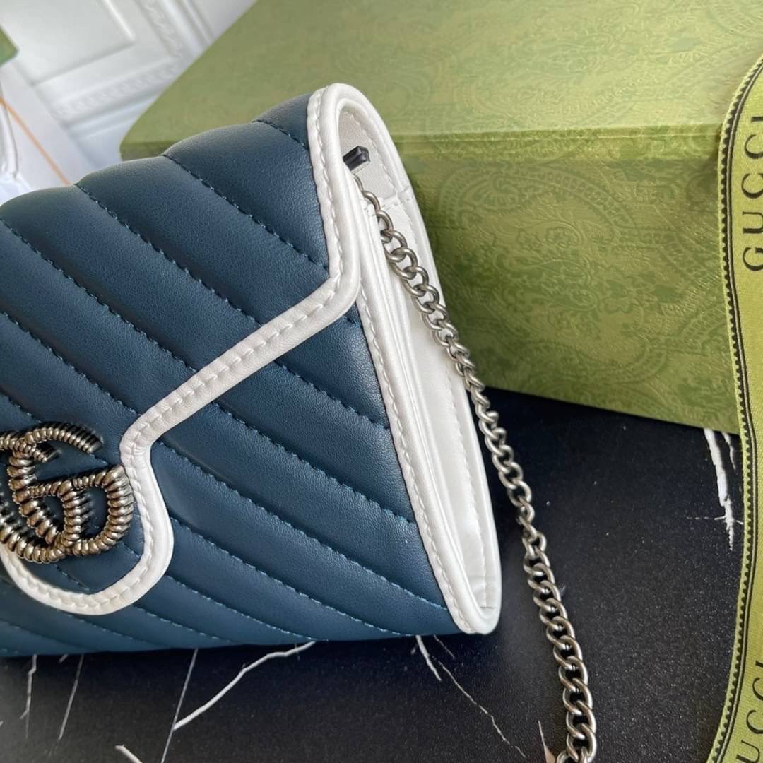 หนังแท้ GG Marmont matelassé mini bag พร้อมส่งที่ไทย GUCCI Wallet on Chain ภาพสินค้าถ่ายจากงานขายจริง รุ่นนี้หนังสวยมากค่ะ ละมุนที่สุด ใส่บัตร ใส่แบงค์ได้ รับรองว่าจะเป็นกระเป๋าที่จะหยิบใช้งานได้บ่อยๆ รับประกันความสวยปังค่าาา