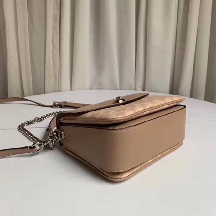 3สาย Coach 89089 Cassie Crossbody 19 In Signature Canvas เรียบหรู ดูดี ต้องไอเท็มนี้เลยจ้า กระเป๋าถือ/สะพายข้าง สุดพิเศษ!! มีสายมาให้ถึง 3 แบบ!! สลับใช้แมทช์ตามสไตล์ได้เลย วัสดุหนังแคนวาสสลับหนังเรียบ เปิด-ปิดด้วยตัวบิดล็อค ภายในแบ่งสัดส่วนอย่างดี ใส่ของไ