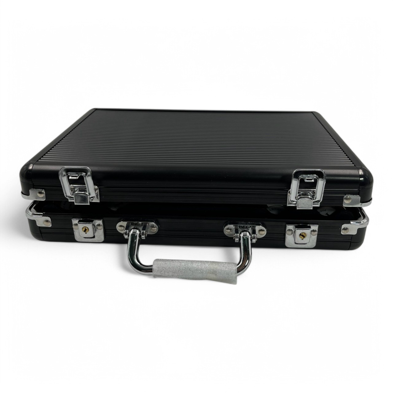 ชุดชิปโป๊กเกอร์เกรดพรีเมี่ยมLasvegas พร้อมกระเป๋าอลูมิเนียมสีดำขนาดบรรจุ 200ชิป(5,10,20,50,100)