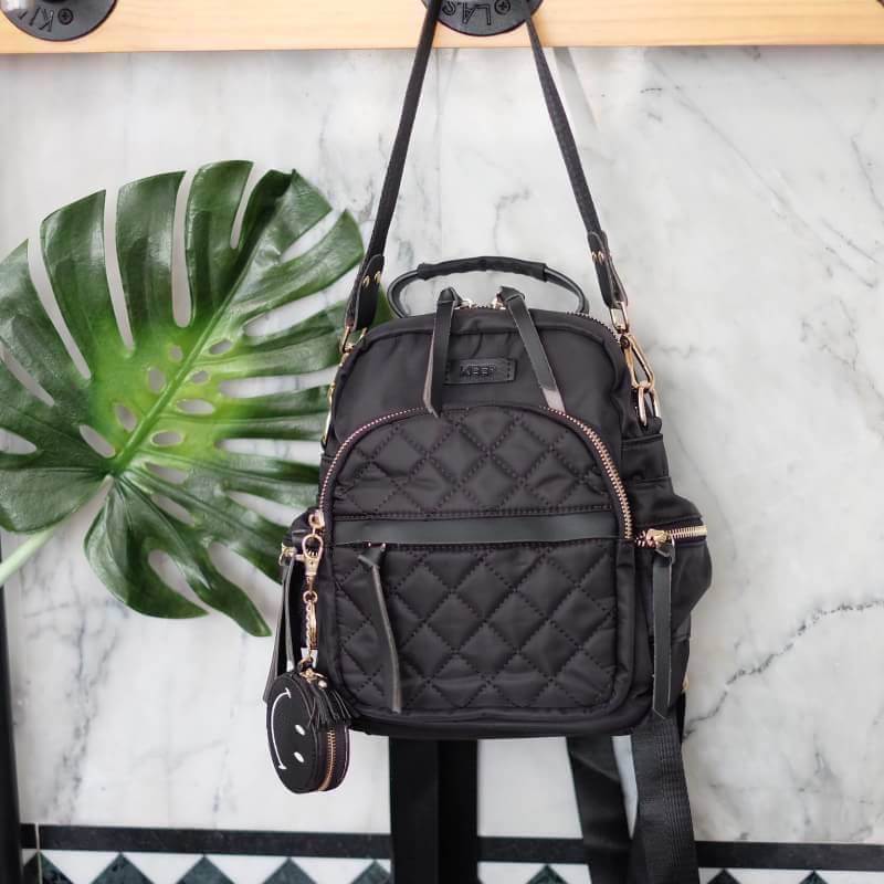 👍 กระเป๋าเป้!!! ทรงน่ารักมากๆๆๆ จากแบรนด์ KEEP รุ่น Rouget backpack ใบนี้ มีสายสั้นสำหรับสะพายไหล่ให้ด้วยคะ +พวงกุญแจ smile bag รุ่นพิเศษ