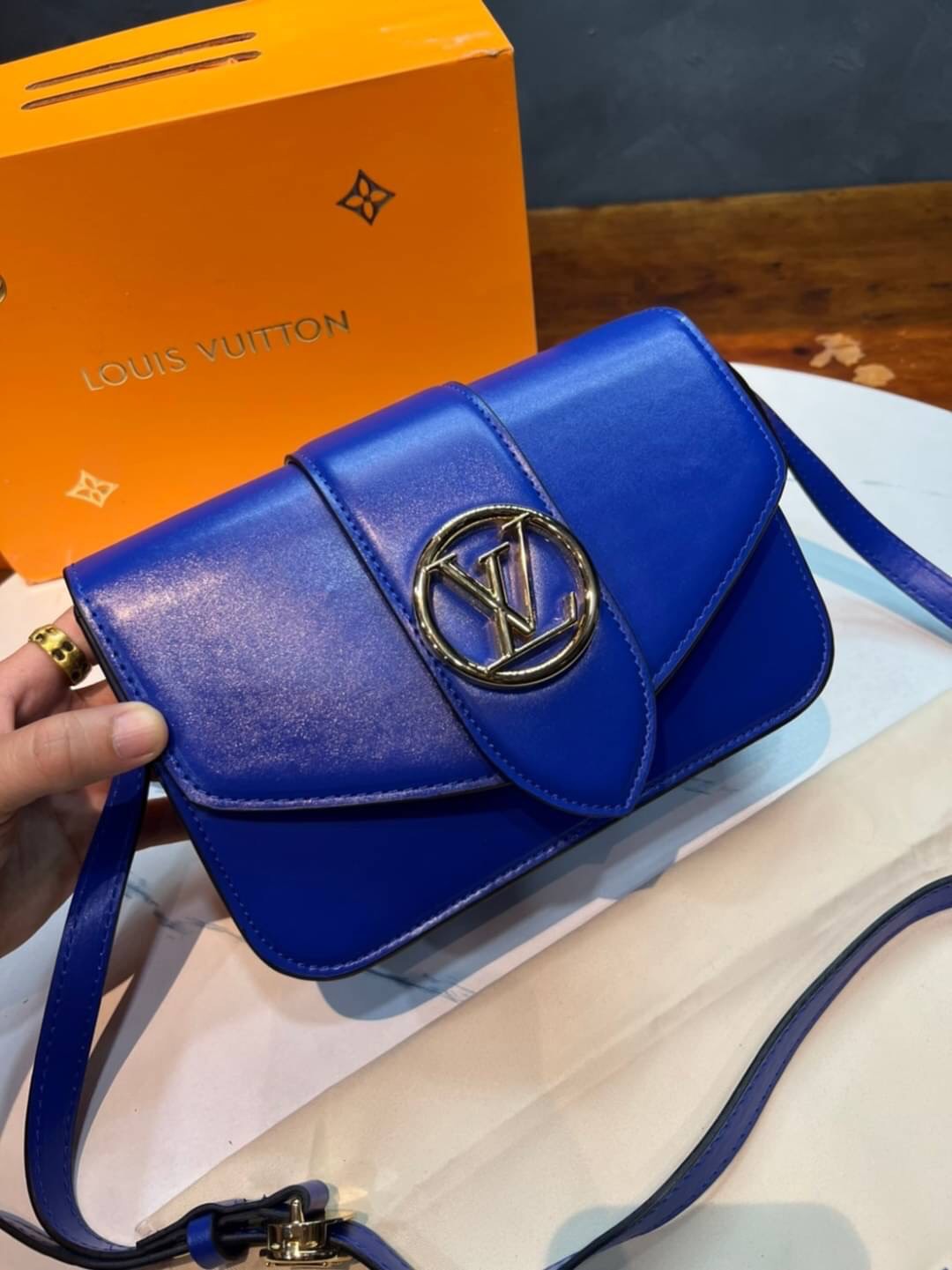 VIP 】หนังแท้ Louis Vuitton Crossbody & Shoulder Bag พร้อมส่งที่ไทย 3 สี Size 23cm