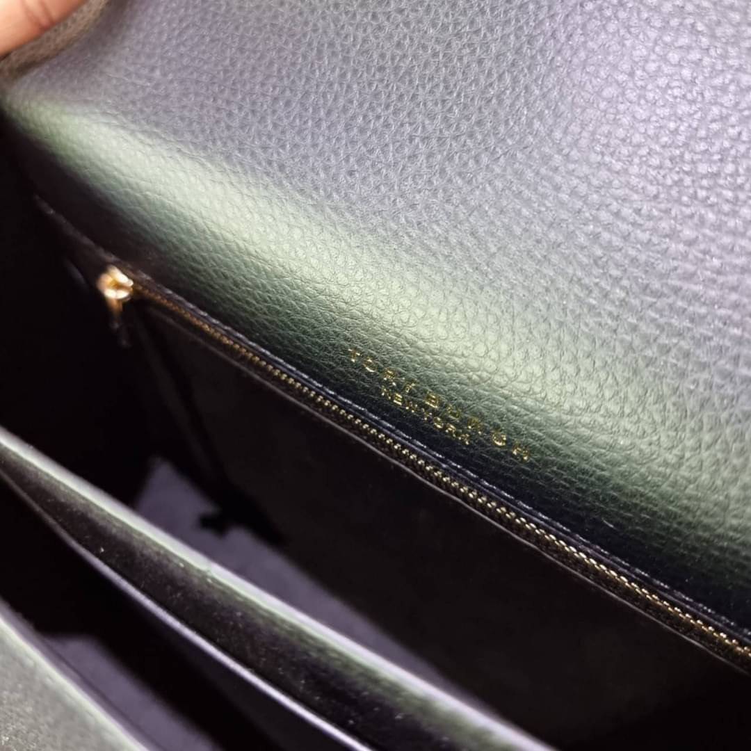 TORY BURCH MILLER SHOULDER BAG รุ่นยอดนิยม รุ่นหายาก รุ่นที่สาวๆตามหา ใบนี้เลย!! สวยหรู ผู้ดีทุกสี กระเป๋าสะพายไหล่ ดีไซน์อยู่ทรง คลาสสิคแฝงความหรูด้วยโลโก้สีทองอร่ามโดดเด่น