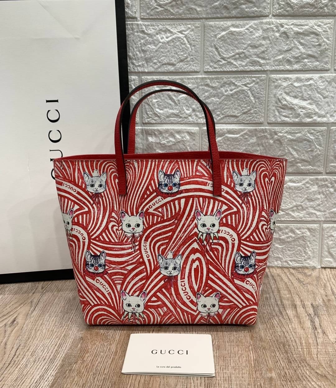 รวมแบบ GUCCI Children's tote bag / Gucci kid tote / Gucci bag พร้อมส่งสต๊อกแน่น กับกระเป๋าโท้ทคิดท์ ไซส์น่ารักน่าใช้ ฮอตไม่หยุด เด็ดทุกดีไซน์ มีลายเข้าใหม่มากกว่าในรูปนะคะ **สินค้าเกรดออริจินอล 1:1 สลับแท้ งานสวยตามรูป ภาพถ่ายจากงานขายจริง ใช้งานต่าง