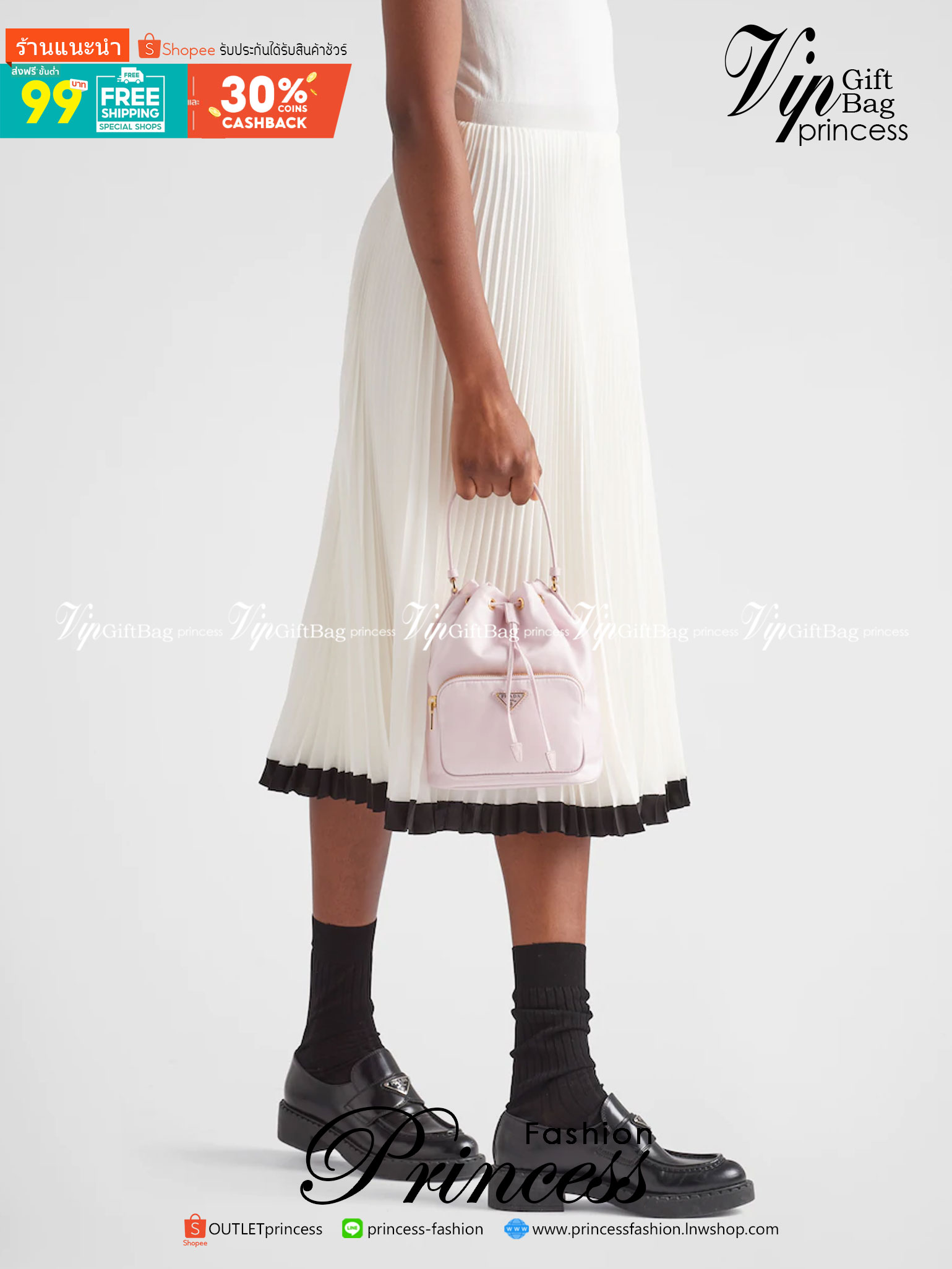 Prada Duet Re-Nylon Bucket shoulder bag / Prada Nylon bucket bag Pastel เกรดใช้สลับใบจริง ออริจินอล ใช้งานต่างประเทศได้ น้องสาวสุดสวยมาให้จับจองอีกหนึ่ง สีพาสเทลน่ารักละมุนมากๆ ค่ะ กระเป๋าสะพายข้าง ทรงขนมจีบ ไซส์มินิ ขนาดน่ารักน่าใช้มาก วัสดุขอบหนังแท้ แล