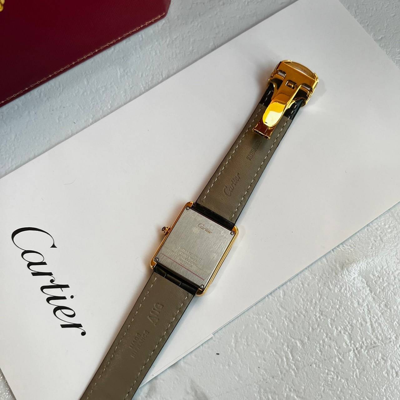 CARTIER WATCH TANK MUS นาฬิกาคาเทียร์ เกรดออริจินอล รุ่นฮิตสุดคลาสสิก ใช้ได้ทั้งชายหญิง ภาพถ่ายจากงานจริง มาพร้อมกล่อง อุปกรณ์ครบชุด วัสดุโลหะเคลือบขึ้นเงาตามรูป ใช้งานต่างประเทศได้