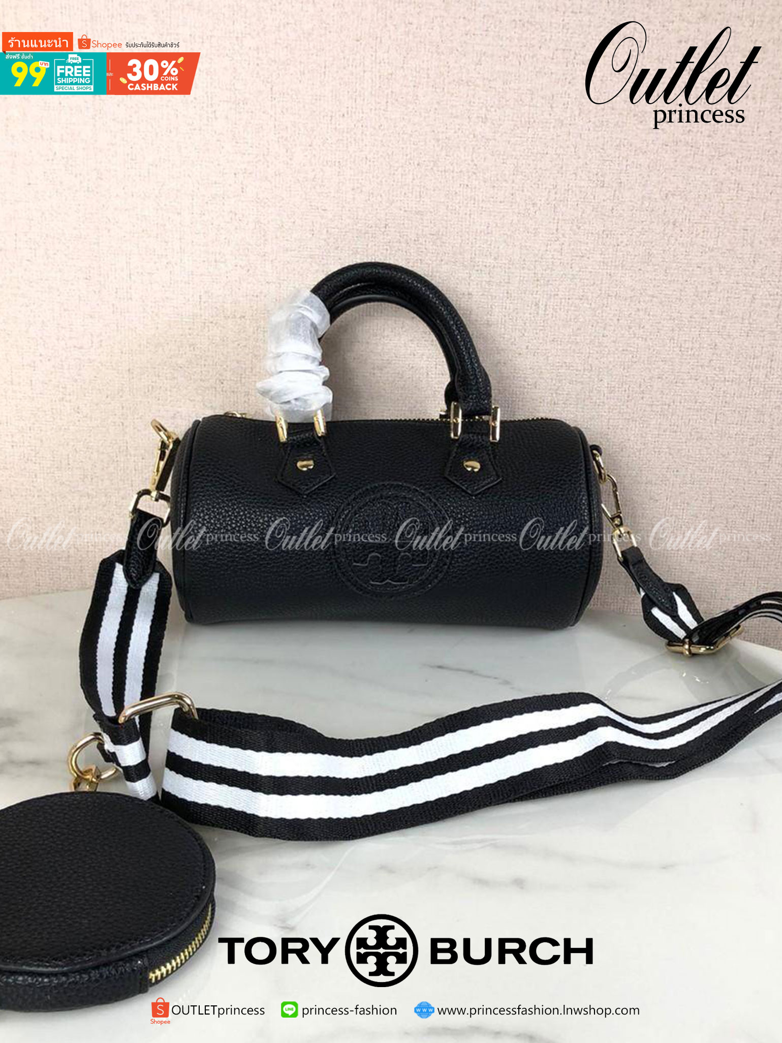 กระเป๋าถือ หรือสะพาย TORY BURCH เปิด - ปิดกระเป๋าด้วยซิป ด้านในมีช่องใส่ของ 1 ช่อง มาพร้อมสายสะพายยาว สามารถถอดและปรับได้ Free Size ค่ะ