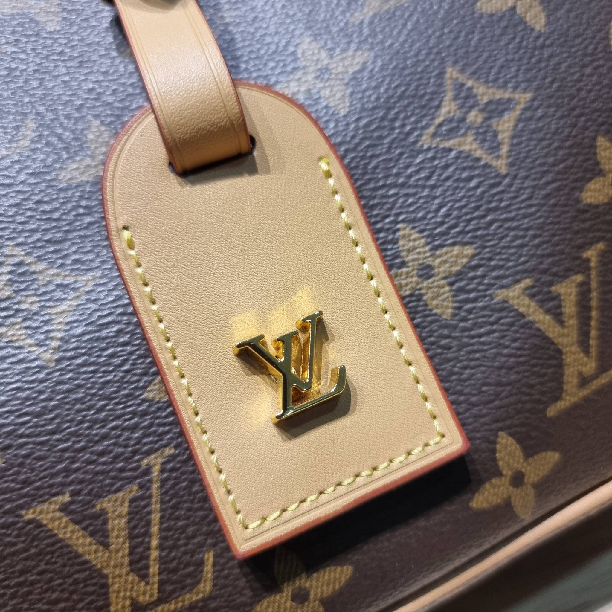 LV Odeon PM 2020 กระเป๋าสะพาย ดีไซน์คลาสสิค ใบใหญ่กำลังดี ทำให้ใช้งานได้สะดวก วัสดุหนังแคนวาสทนทาน