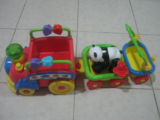 Fisher-Price Amazing Animals Sing and Go Choo-Choo ของเล่นมือสอง (ขบวนใหญ่มากค่ะ)
