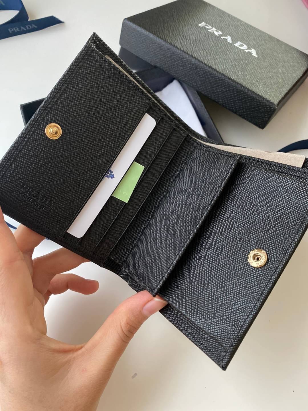 VIP หนังแท้ 】2พับ PRADA Small Saffiano Leather Wallet