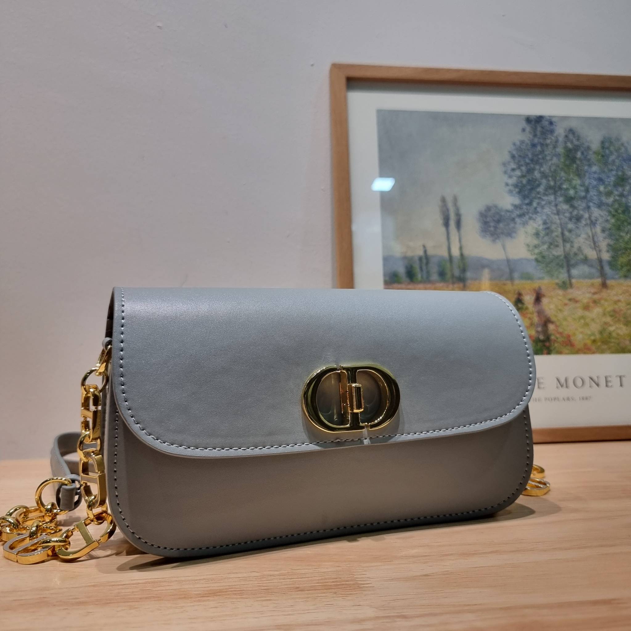 DIOR 30 MONTAIGNE AVENUE BAG สวยหรู ดีเทลแพง ต้องยกให้ไอเท็มนี้เลย กับกระเป๋าสะพายข้าง รุ่นที่ใครเห็นเป็นต้องรัก