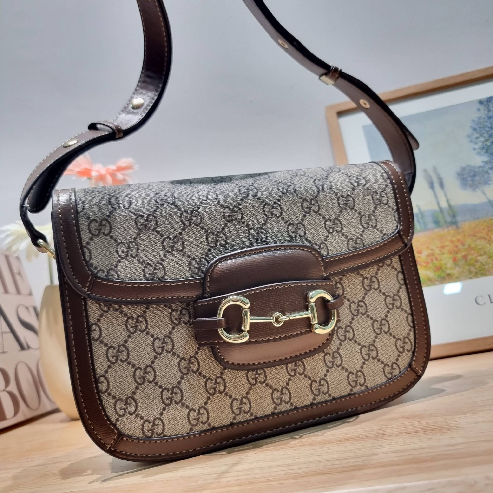Gucci horsebit 1955 shoulder bag / GUCCI BAG พร้อมส่ง 5 สี กระเป๋าสะพายไหล่/สะพายข้างทรงคลาสสิค สวยผู้ดี ดารา เซเลปใช้กันเพียบ สวยอยู่ทรง มากี่รอบก็ไม่เคยพอ!! รุ่นเด็ดสุด!! ฮ็อตสุด!! ให้สิบว้าวไปเลย