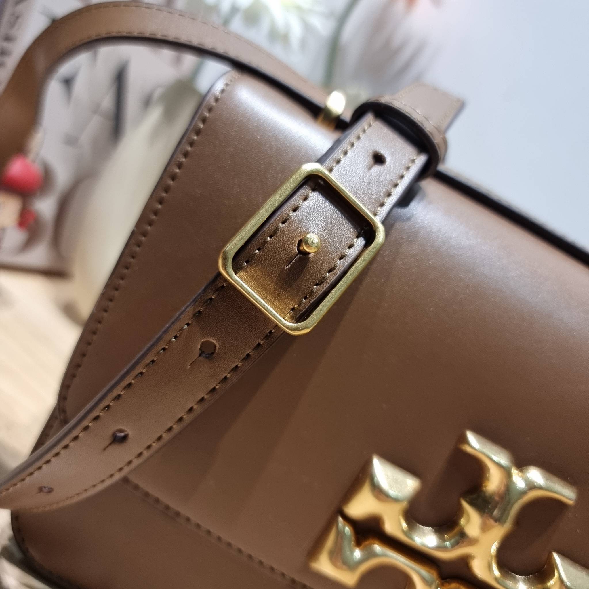Tory Burch Bag / TORY BURCH ELEANOR CONVERTIBLE SHOULDER BAG รุ่นยอดนิยม กับไซส์ใหม่ ใหญ่จุคุ้ม! กระเป๋าสะพายข้าง ดีไซน์อยู่ทรง เรียบหรู! ผู้ดีกว่าใคร
