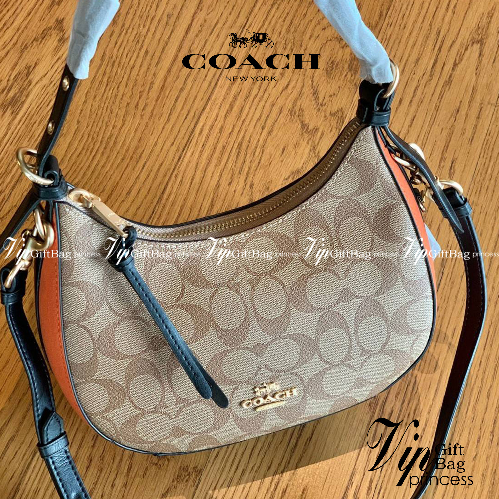 COACH KLEO HOBO BAG ((C7257//C6809//C6807)) พร้อมส่ง คุณภาพเกินเบอร์เลยจ้าา จำนวนจำกัด! กระเป๋าคล้องไหล่หรือสะพายข้างได้ Hobo รุ่นใหม่ล่าสุด ดีไซด์รูปทรงให้ดูเรียลขึ้น หนังแท้นิ่มสวย เปิดปิดกระเป๋าแบบซิปมีหนังห้อยลงมา ภายในกระเป๋าสามารถใส่กระเป๋าเงินใบยาว