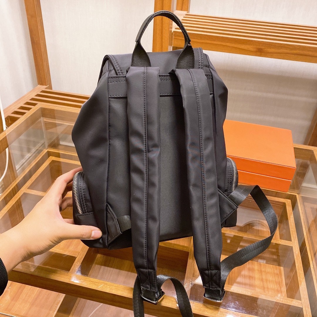 RADA NYLON BACKPACK กระเป๋าสะพายเป้ วัสดุทำจาก ผ้าNylon คุณภาพดี