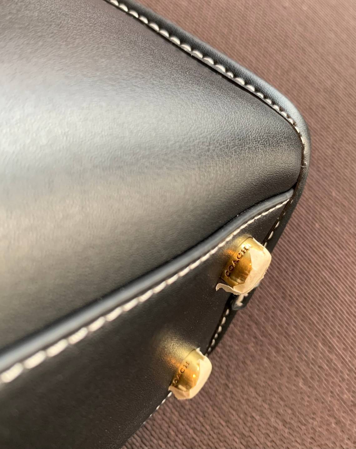 LIMITED EDITION 📣รุ่นใหม่ล่าสุด ยังไม่มีในช๊อปไทยจ้าา❗️ COACH CHAIN CASHIN TOTE ((C6338//C6620)) พร้อมส่ง สินค้าเข้าใหม่ ห้ามพลาดค่าา! กระเป๋าทรงTote สูง สามารถใส่เอกสาร//A4 ได้ วัสดุหนังแท้นิ่ม น้ำหนักเบาค่ะ 🔺จุดเด่นของรุ่นคือสายสะ