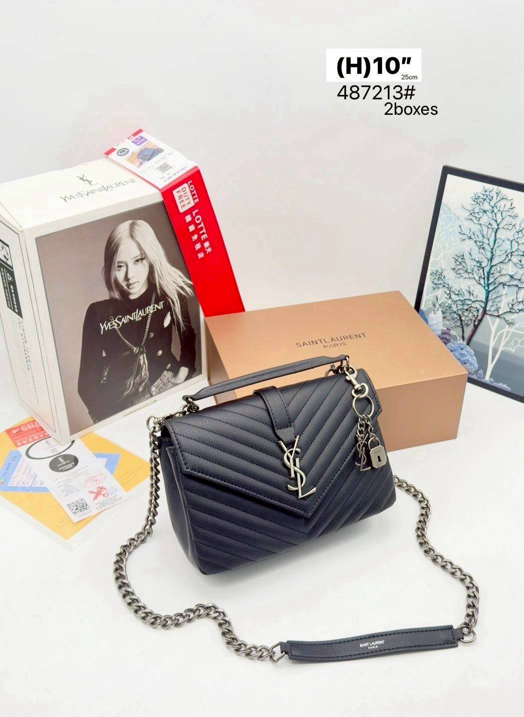 YSL College Medium in quilted leather Bag กระเป๋าสะพายไหล่ ดีไซน์ทรงสวยหรู ดูแพง วัสดุหนังลายคาร์เวีย เปิด-ปิดด้วยกระดุมแม่เหล็ก ภายในโล่งกว้าง แบ่งสัดส่วนไว้อย่างดี มาพร้อมหูจับในตัว