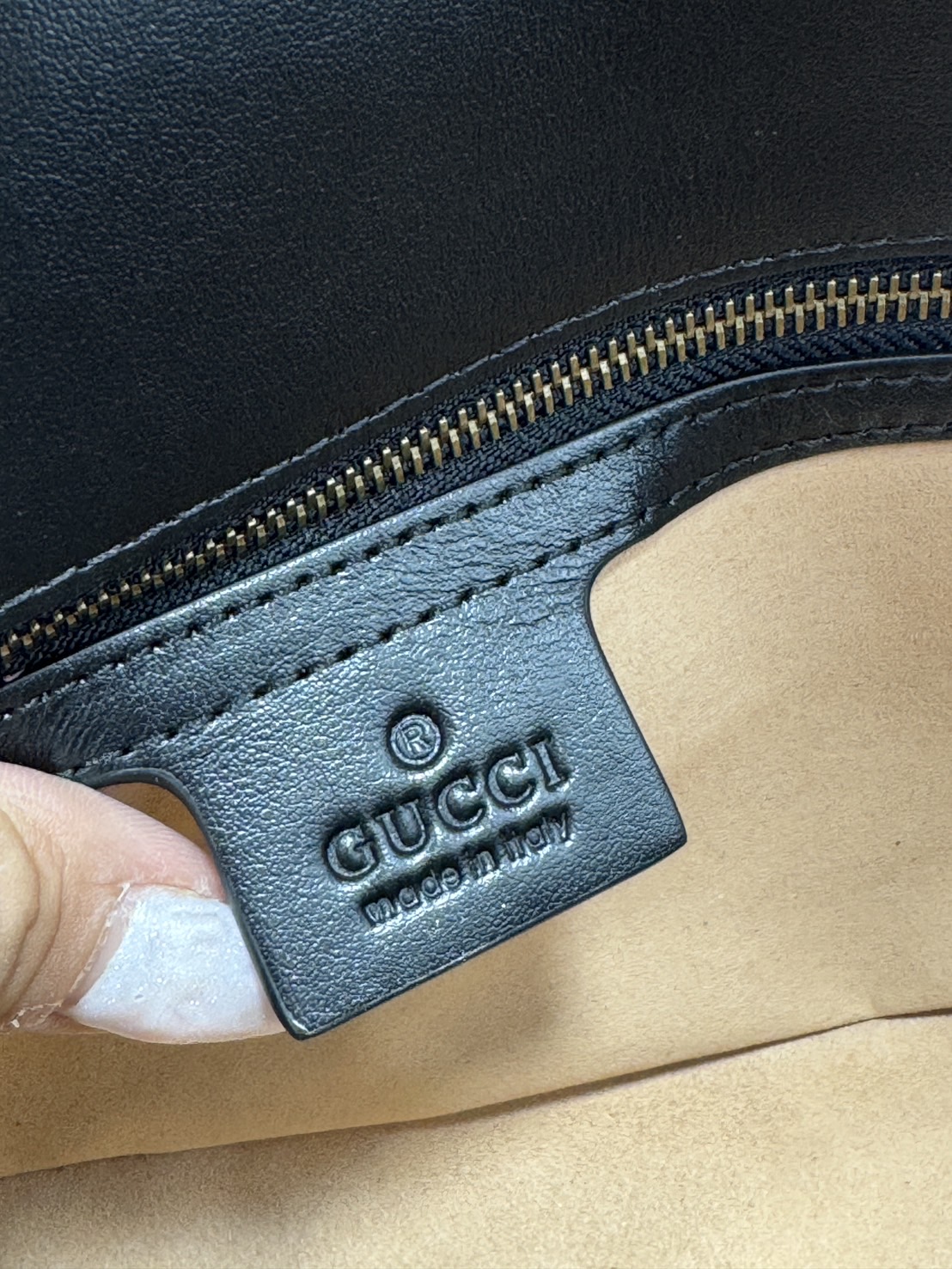 ORI | หนังแท้ GG Marmont small shoulder bag กระเป๋าสะพายข้างรุ่นคลาสสิค ดูแพง อัพลุคได้สบายๆ ด้านหลังดีไซน์รูปหัวใจ