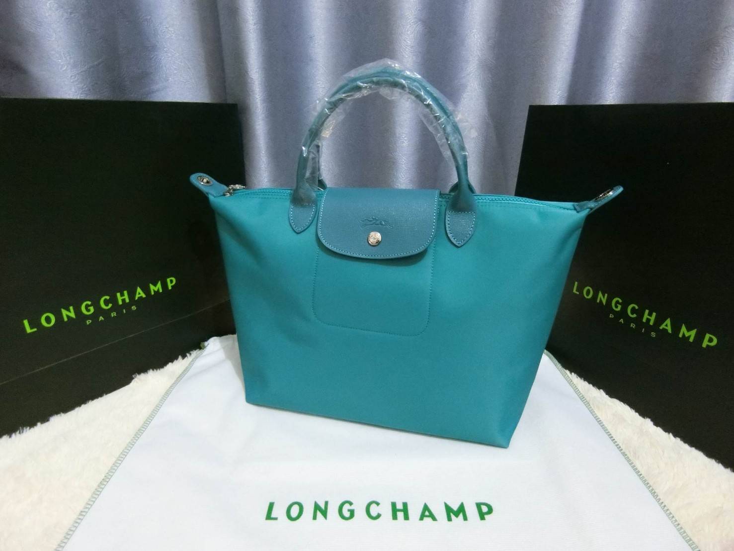 Longchamp Le Pliage Neo Size M สินค้าใหม่ ของแท้เท่านั้น!!เป็นล็อตผลิตเกินออเดอร์จากโรงงาน มาพร้อมการ์ด/ถุงผ้าแบรนด์/ถุงกระดาษแบรนด์ size M