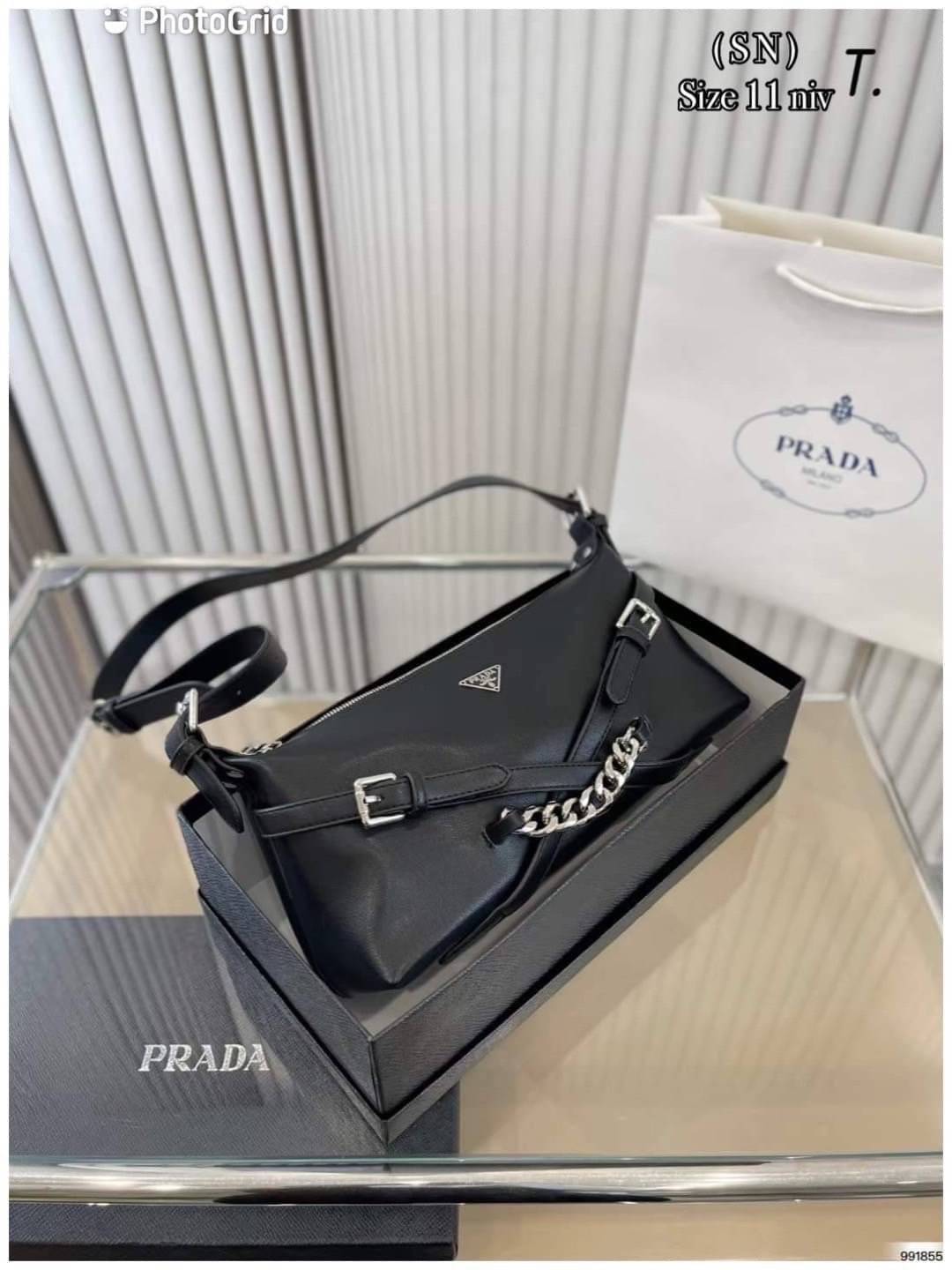 PRADA SHOULDER LEATHER BAG พร้อมส่งที่ไทย เข้าใหม่ สวยหนักมากก จำนวนจำกัดค่ะ! ดีไซด์สวยเก๋ ลุควินเทจ สามารถใช้ไปทำงานพกไปปาร์ตี้สุดเริ่ดไปเลยค่ะ