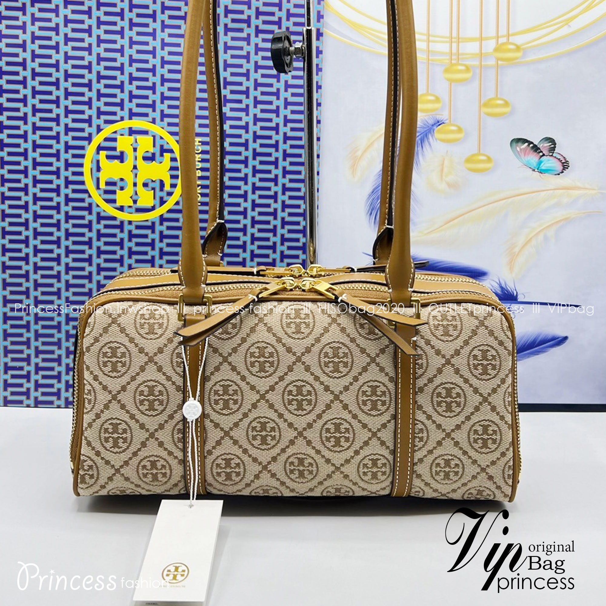 TORY BURCH Small T Monogram Marshmallow Satchel / Tory Burch tote handbag พร้อมส่ง 2 สี ใหม่ล่าสุด กระเป๋าสะพายไหล่ดีไซน์สุดทันสมัย ตัดเย็บสวยงาม ผ้า jacquard ตัดหนัง เปิด-ปิดแบบซิป มีช่องแบ่ง 2 ช่อง มีซิปลับด้านใน ใส่ของได้เยอะมากๆ ค่ะ