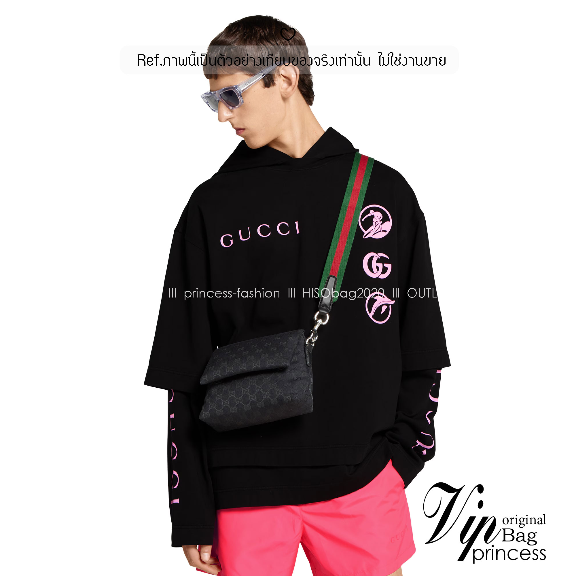 GUCCI GG canvas small crossbody bag กระเป๋าสะพายทรงใหม่เรียบง่าย ที่สุดของความคลาสสิค ด้านหลังมีช่องเก็บแต่งหนังปั้มแบรนด์สวยหรูโดดเด่น เป็น Unisex ใช้งานได้ทั้งชายหญิง