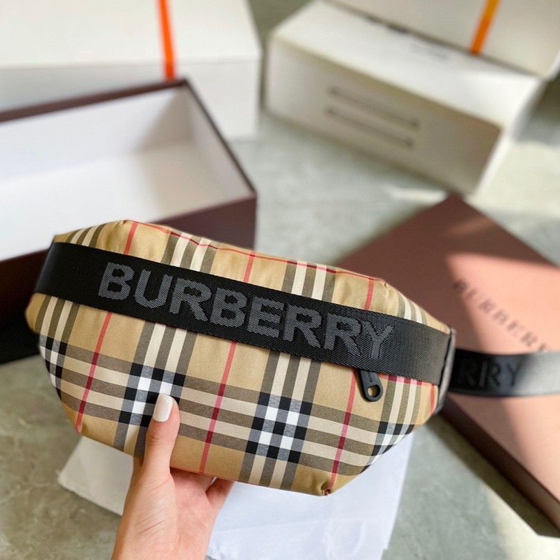 Burberry Vintage Check Sonny Belt Bag / BURBERRY FRAGRANCES BELT BAG กระเป๋าคาดเอว คาดอกแบบ UNISEX ใช้ได้ทุกเพศ ลายวินเทจตามแบบฉบับของแบรนด์