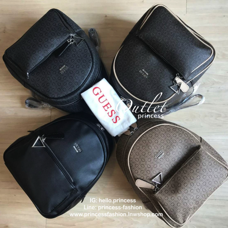 Guess Factory Mini Backpack กระเป๋าเป้สะพายขนาดกลาง มีฐานกว้าง จุของได้เยอะ เปิดปิดด้วยซิปคู่ใช้งานง่าย ภายในกว้าง ใส่กระเป๋าสตางค์ มินิไอแพคและของจุกจิกอื่นได้ ด้านหน้ามี1ช่องซิปใช้งาน ประดับโลโก้รูปสามเหลี่ยม สายสะพายปรับได้เพื่อนการใช้งานที่คล่องตัว เห