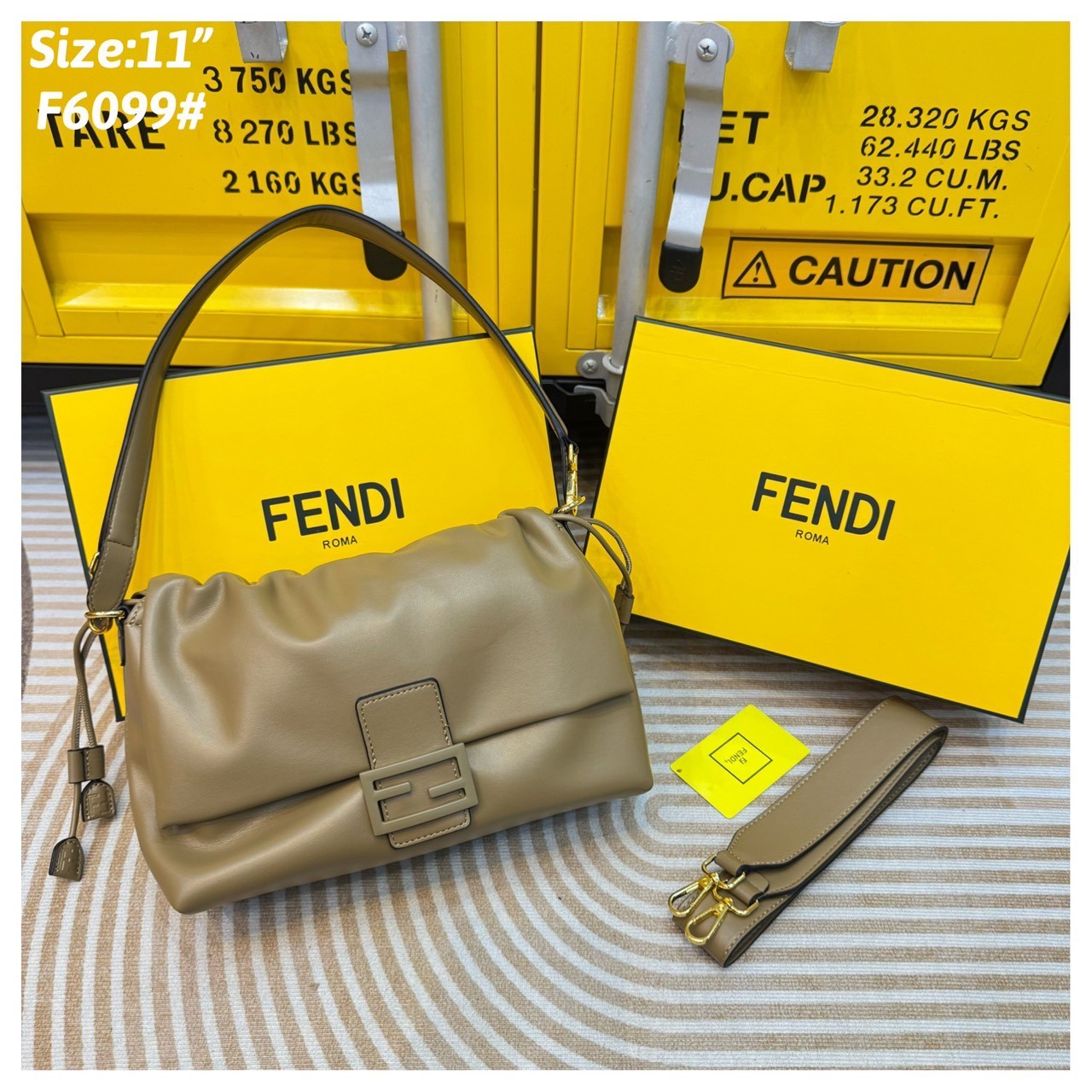 FENDI Mamma Baguette Bag กระเป๋าสะพายทรงสวย ดีไซน์เรียบง่ายคลาสสิค หรู ดูผู้ดี รูปทรงใช้งานง่าย หนังสวยสัมผัสนุ่ม ใหม่ล่าสุด รุ่นลิมิเต็ดที่สาวๆตามหา ภายในโล่งกว้าง เสิร์ฟให้ในราคาน่ารักๆ