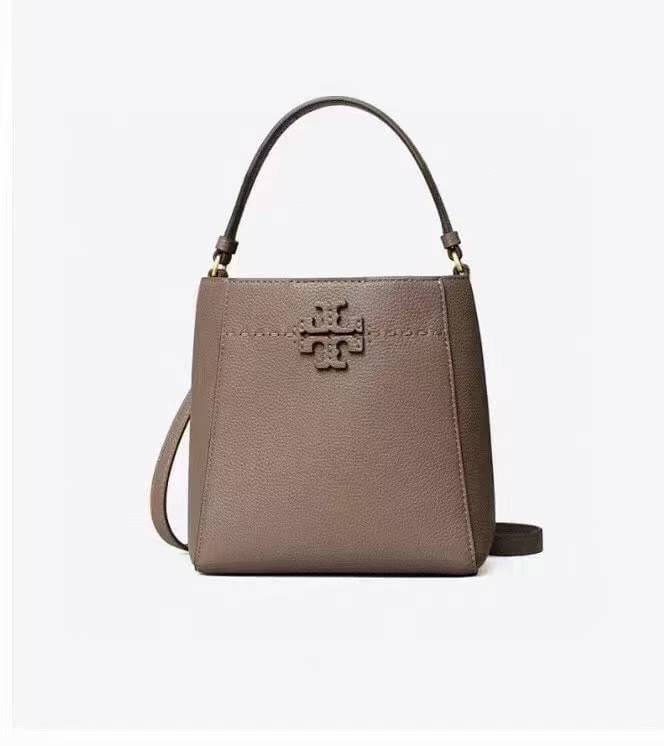TORY BURCH MCGRAW MINI BUCKET BAG กระเป๋าสะพาย *วัสดุหนังวัวแท้ หนังนุ่ม หนังหอม น้ำหนักเบามากกก!
