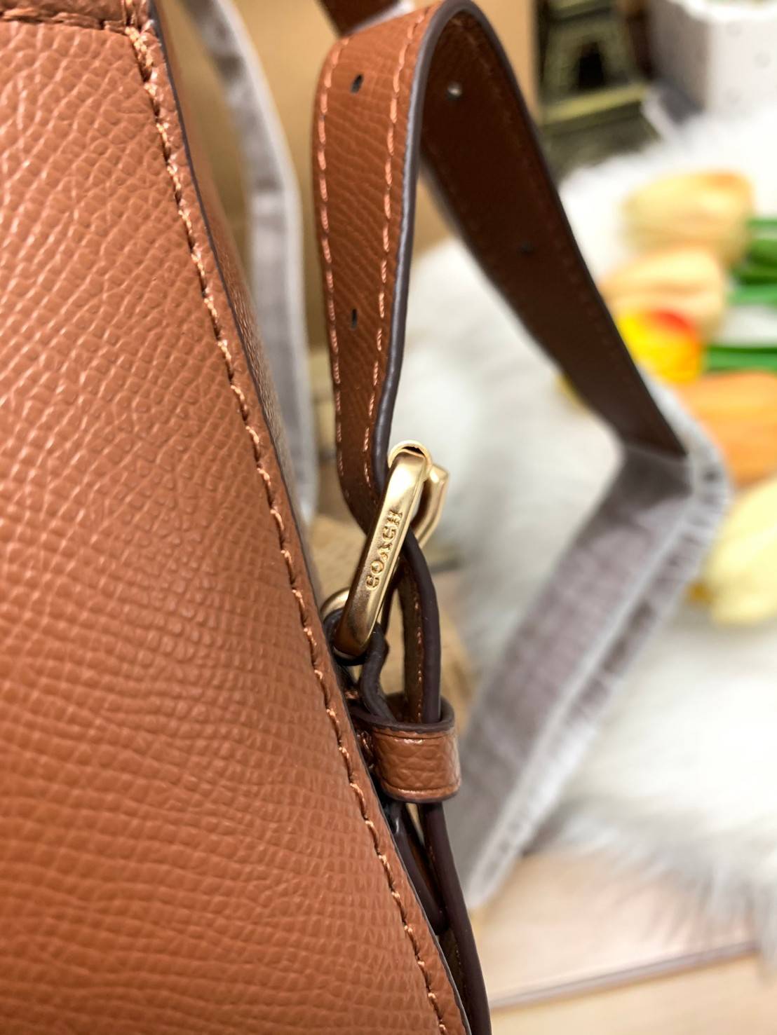 COACH JORDYN BACKPACK IN BLOCKED SIGNATURE ((76622//76624//76715)) พร้อมส่ง กระเป๋าสะพายหลังแบบมีหูหิ้ว หนังแท้ หนังนิ่มอย่างดีเลยค่า ด้านหน้ามีช่องซิปหนึ่งช่องสำหรับใส่ของจุกจิกนะคะ เปิดปิดช่องหลักแบบซิปคู่ หัวซิปมีหนังห้อยมาให้ ภายในกระเป๋าโล่งใส่สัมภาร