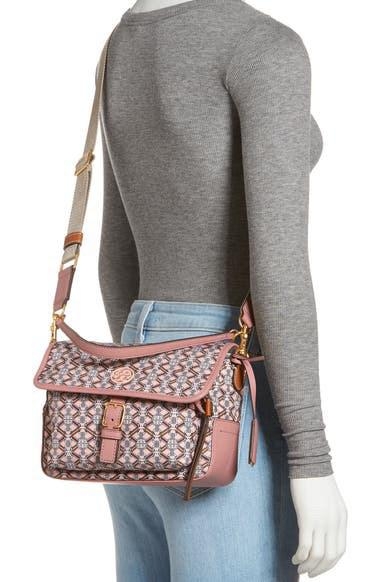 ของแท้ 💯% Tory Burch Piper Printed Crossbody 74656 กระเป๋าถือ สะพายข้างหรือ Crossbody ได้ ด้านในโล่งมี1ช่องซิป และ1ช่องใส่ของจุกจิก ซับในผ้าสวยหรู มีช่องซิปใส่ของด้านนอก