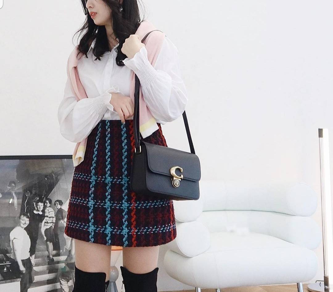 COACH STUDIO GLOVETANNED LEATHER SHOULDER BAG (C6641)🌺ห้ามพลาดเด็ดขาด!! สวยละมุน เรียบหรู ดูแพงสุดๆ!! //กระเป๋าถือ กระเป๋าสะพาย ดีไซน์เนี้ยบ! เฉียบมาก!// วัสดุหนังแท้ หนังเรียบเต็มใบ อยู่ทรง สวยมากๆ ดีเทลเรียบหรู ผู้ดีสุดๆ!// ด้านหน้าเปิด-ปิดด้วยต