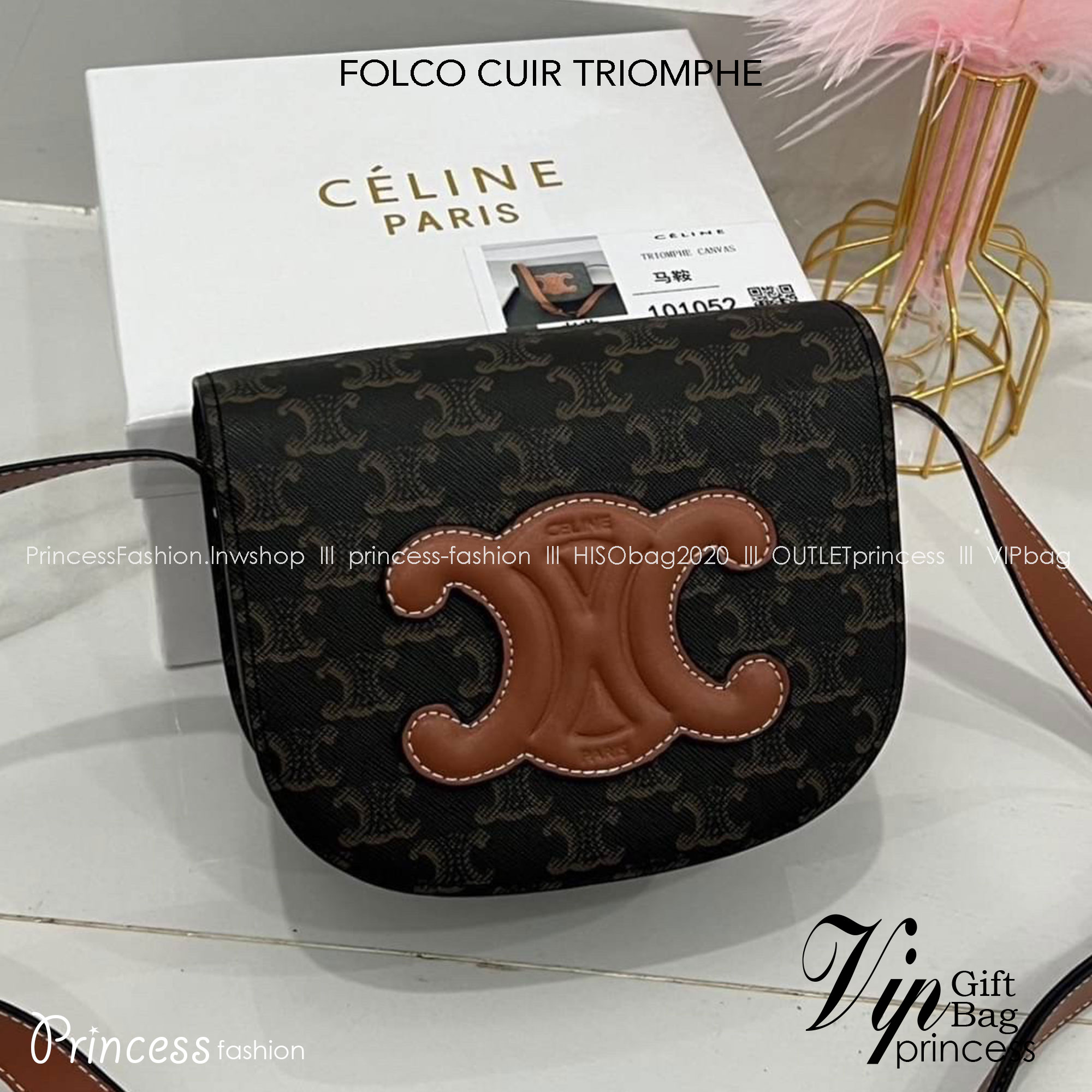 CELINE FOLCO CUIR TRIOMPHE IN MONOGRAM CANVAS กระเป๋าทรงครอสบอดี้ ลายโมโนแกรมวินเทจ รุ่นที่ดาราใช้กันเยอะมาก และเป็นอีกหนึ่งใบที่ครองใจสาวๆ ทรงน่ารักมากๆ