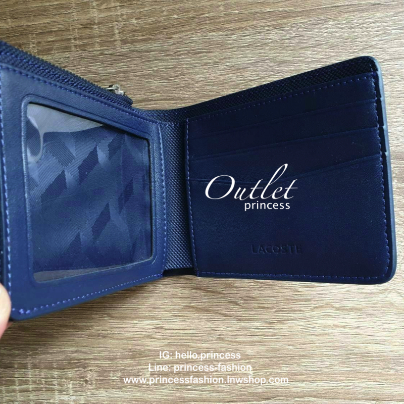 LACOSTE WALLET กระเป๋าสตางค์แบบพับ2ตอนสำหรับผู้ชาย มีช่องใส่บัตร ใส่ธนบัตรแยกเป็นสัดส่วน มีลูกเล่นช่องซิปใส่เหรียญดูเท่ห์ไม่ซ้ำแบบใคร ไม่ว่าจะใช้เองหรือเป็นของขวัญก็สุดคุ้ม