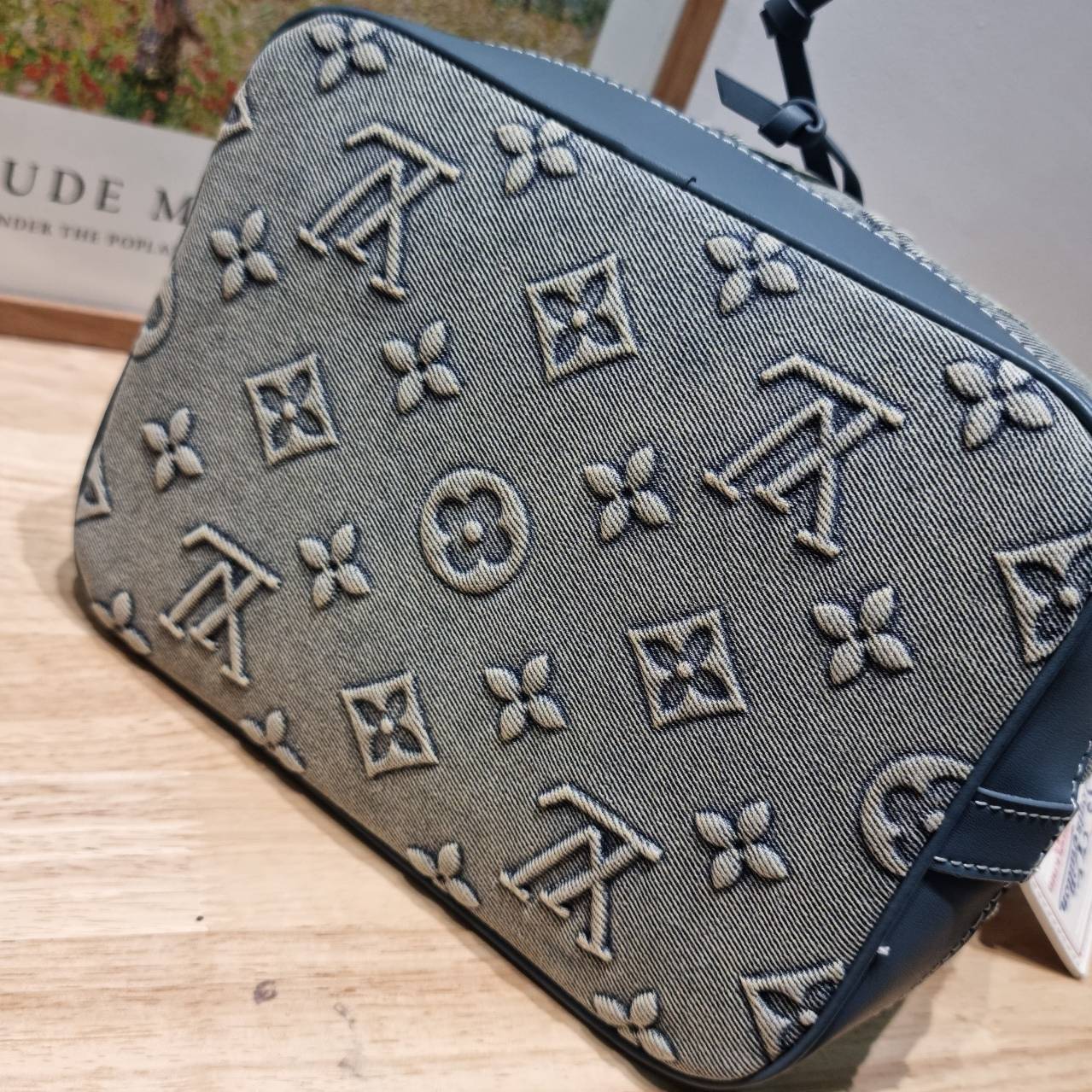 LV Neo washed denim monogram bag / LV Bucket Bag ใหม่ล่าสุด กระเป๋าทรงบัคเก็ตรุ่นฮิตที่มาในรูปแบบ washed denim สวยคลาสสิค คมชัด ดูแพง