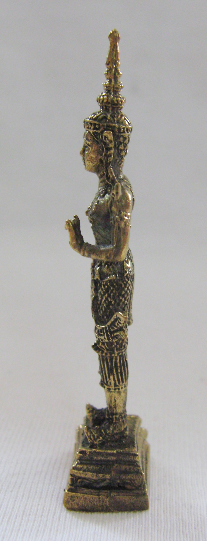 สินค้าหมดค่ะ รูปหล่อพระสยามเทวาธิราชสูง 6 เซนติเมตร เนื้อทองเหลืองพร้อมใบคาถาค่ะ