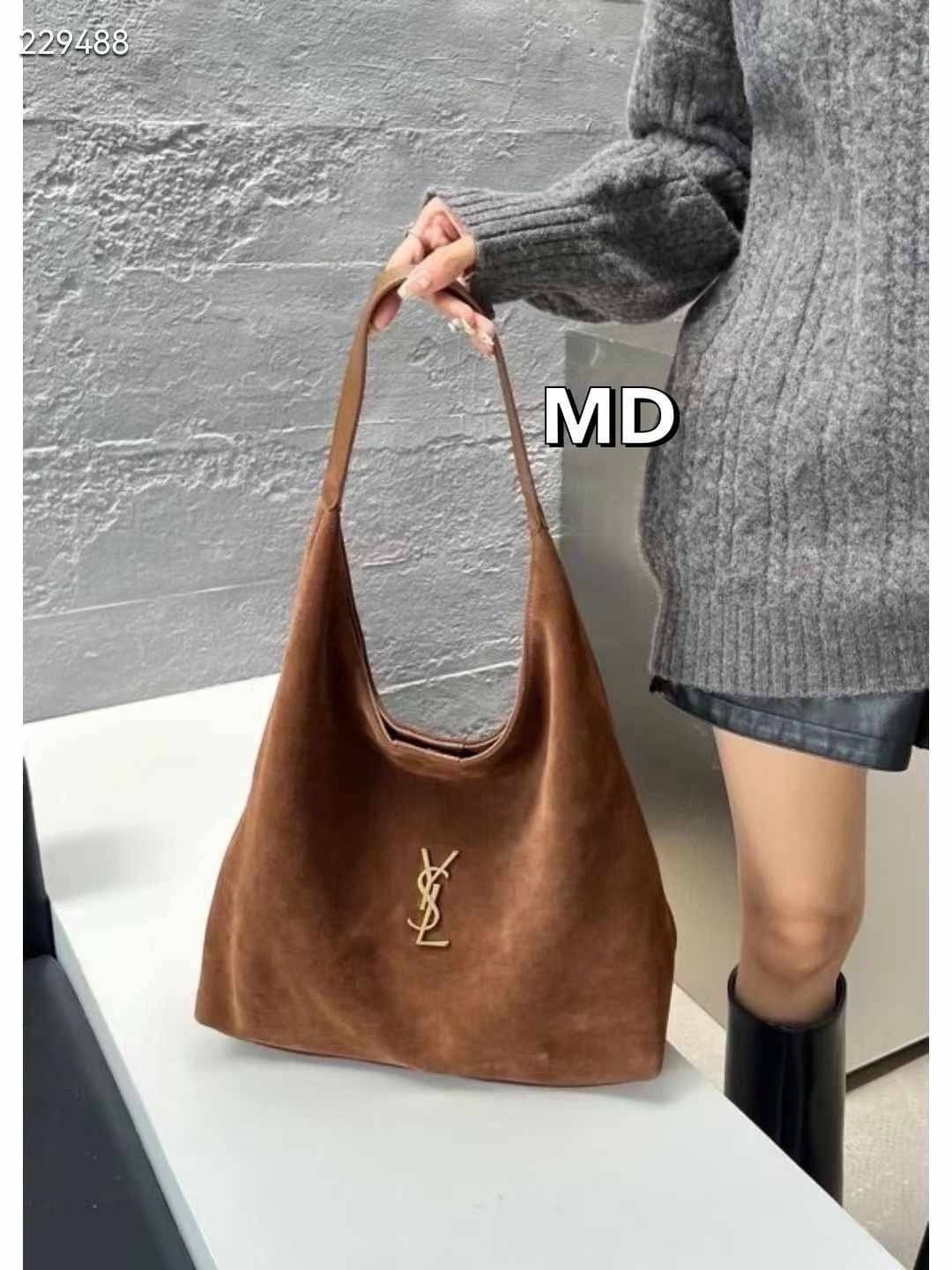 YSL Hobo Leather Bag / YSL Hobo Suede Bag กระเป๋าสะพายทรงโท้ทใบใหญ่รุ่นใหม่ หูจับในตัวใช้งานง่ายจุของได้เยอะ งานหนังเรียบและงานหนังกลับสีน้ำตาล ดีไซน์เรียบแต่หรู