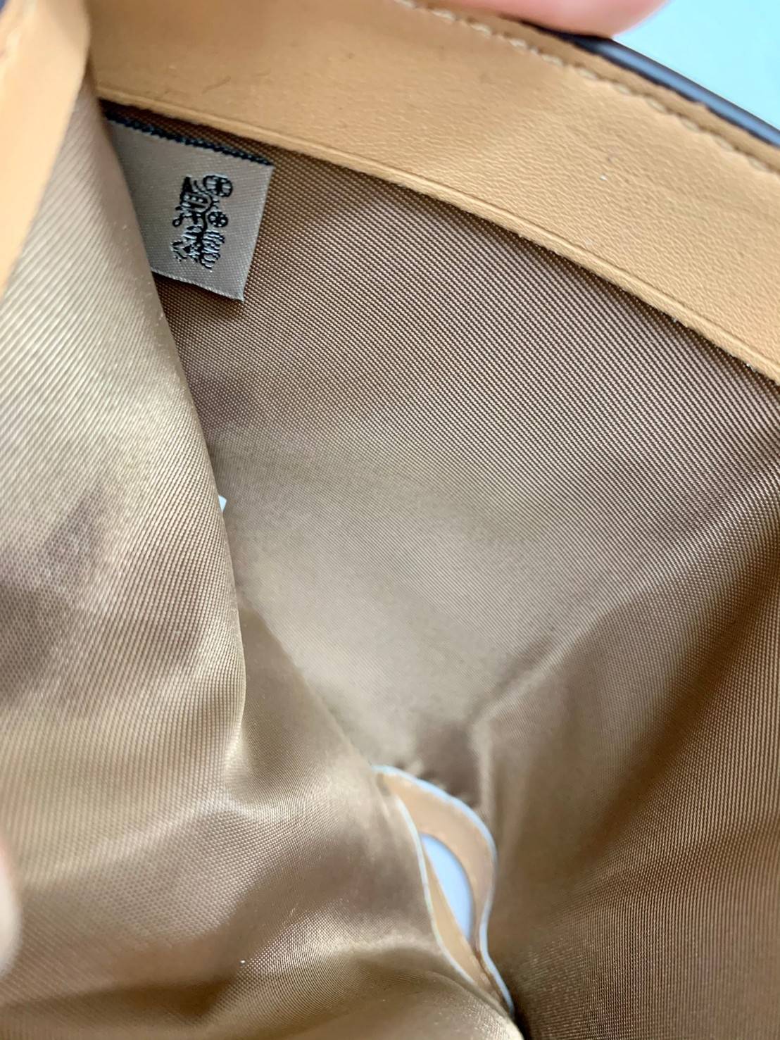 สวยมากๆ ห้ามพลาดเลยนะคะ! COACH MEDIUM CORNER ZIP WALLET IN SIGNATURE ((C4768)) พร้อมส่งค่ะ! กระเป๋าเงินใบขนาดกลางๆ กำลังดี หนังแท้ลายฉลุรูปตัวC ทั้งใบ สวยงามน่าใช้มากๆ ภายในมีช่องเสียบบัตรได้ถึง10ช่อง//ช่องใส่ธนบัตรหนึ่งข่องสามารถใส่แบงค์พันตามยาวได้เลยค่