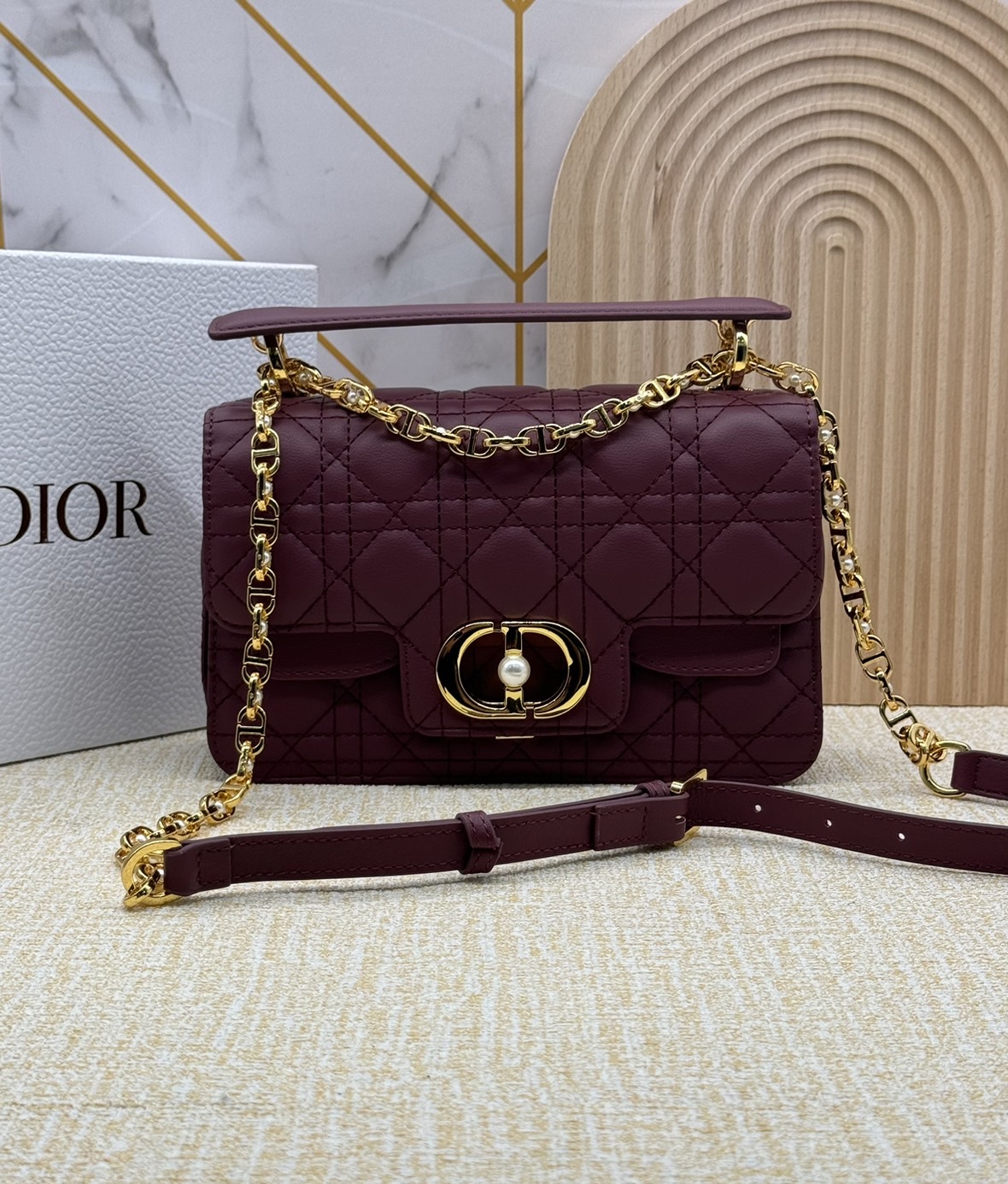 SMALL DIOR JOLIE TOP HANDLE BAG กระเป๋าสะพายดิ-ออร์ รุ่นใหม่ งานหนังสวย เกรดออริจินอล สลับแท้ ใช้งานต่างประเทศได้ งานสวยตามรูป ภาพถ่ายจากงานขายจริง