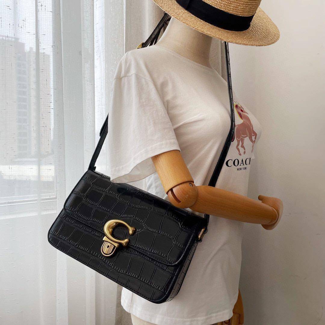 COACH CROCODILE EMBOSSED LEATHER STUDIO SHOULDER BAG (COACH C6640)🌺เอาซิ๊!!ใครอดใจไหวให้รู้ไป!! สวยตาแตก!! ปรับลุคให้ดูแพง แบบไม่ปรานีกันล่ะคราวนี้!// กระเป๋าถือ กระเป๋าสะพาย อีกหนึ่งคอลเลคชั่นสุดตะลึงตา หรูหรา! เวอร์วังอลังสร้าง! ที่ดูแพงม๊ากก!!/