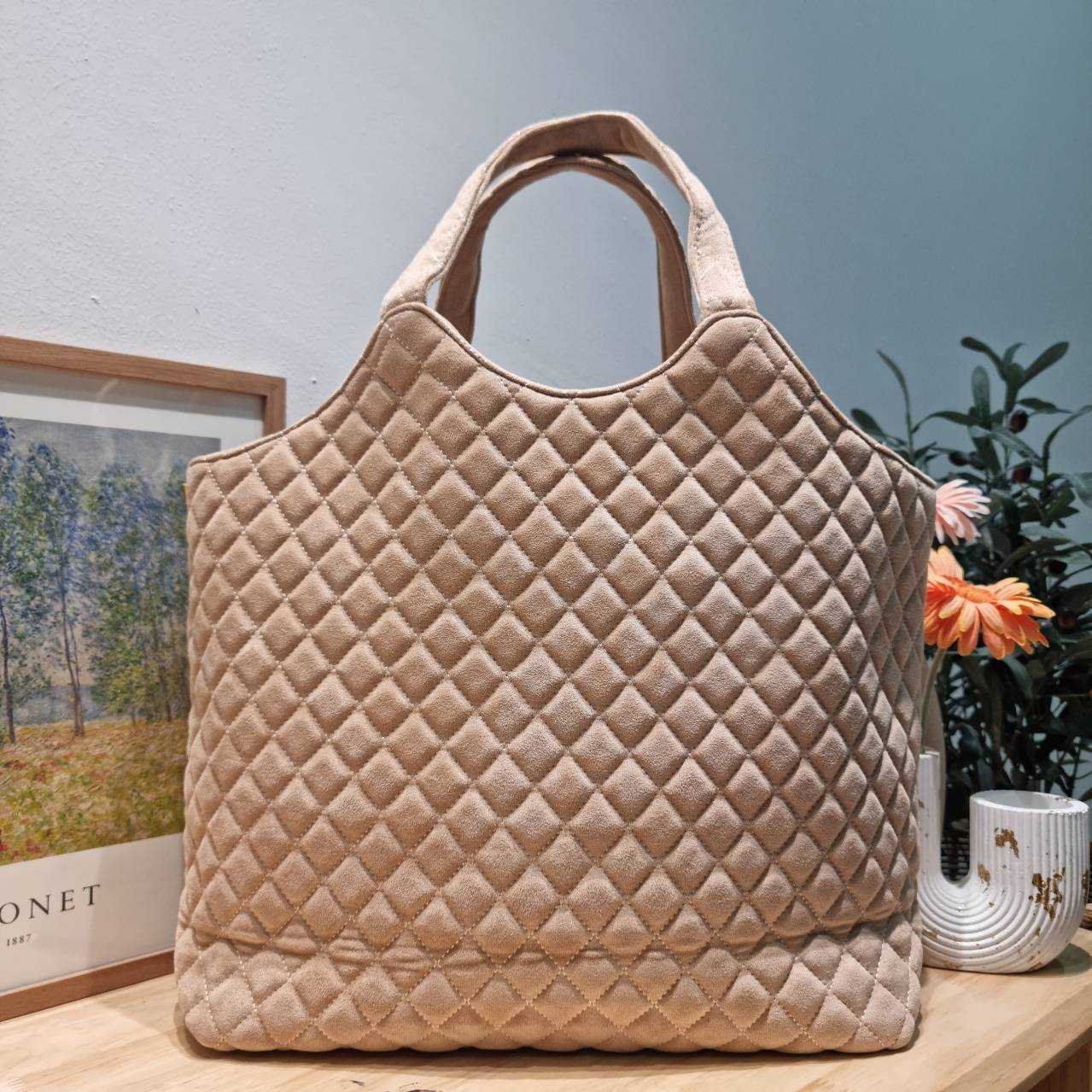 YSL ICARE MAXI SHOPPING BAG / YSL tote bag กระเป๋าใบใหญ่ทรงโท้ท รุ่นผ้ากำมะหยี่ เกรดออริ 1:1 ใช้งานต่างประเทศได้