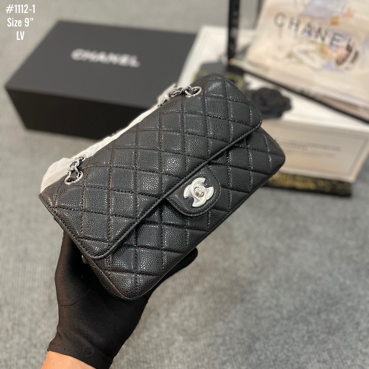 Chanel Classic 9" / Chanel Bag พร้อมส่ง กระเป๋าสะพายรุ่นยอดนิยม งานหนังสวยมาก มาพร้อมกล่อง อปก ครบเซ็ท ใช้งานต่างประเทศได้ ภาพถ่ายจากงานขายจริง