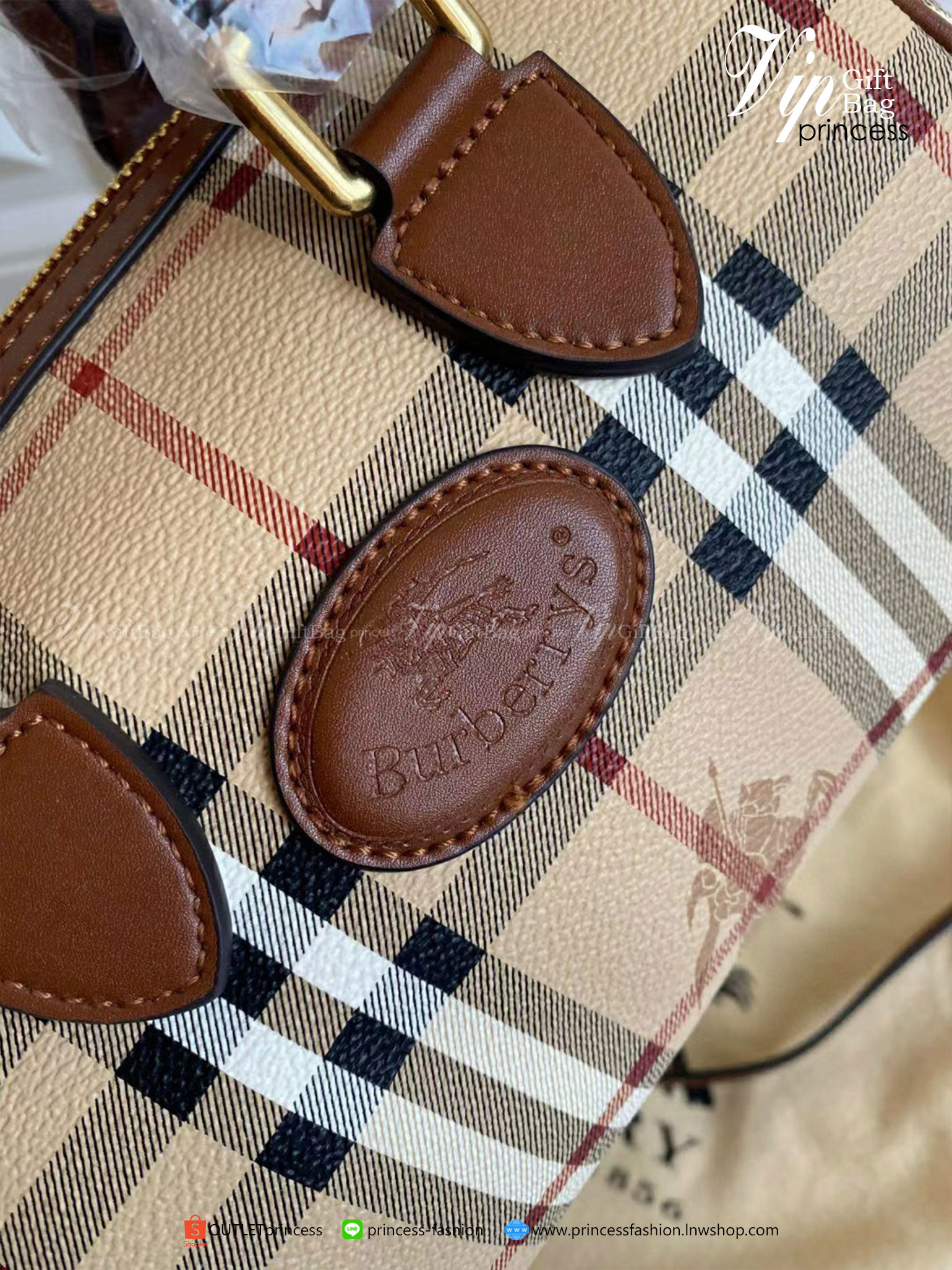 พรีเมี่ยมกิ๊ฟแท้ 100% BURBERRY MINI PILLOW VINTAGE BAG VIP GIFT WITH PURCHASE (GWP) สีดำ