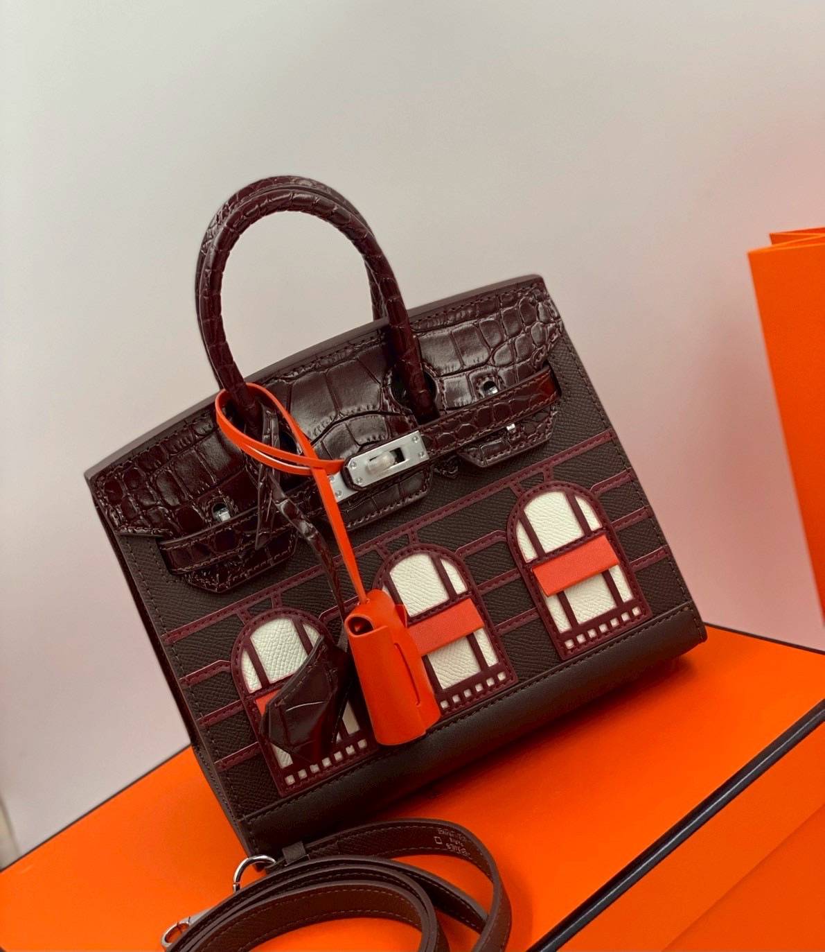 ORI หนังแท้ | Hermes Birkin Bag Faubourg 20cm รุ่นลิมิเต็ด กระเป๋าสะพายที่สุดแห่งหรูหราลัคชู นิยามของความสง่างามเหนือกาลเวลา แบรนด์เนมในฝัน งดงามดั่งเจ้าหญิง แบรนด์ที่บ่งบอกถึงฐานะและรสนิยมของคุณ