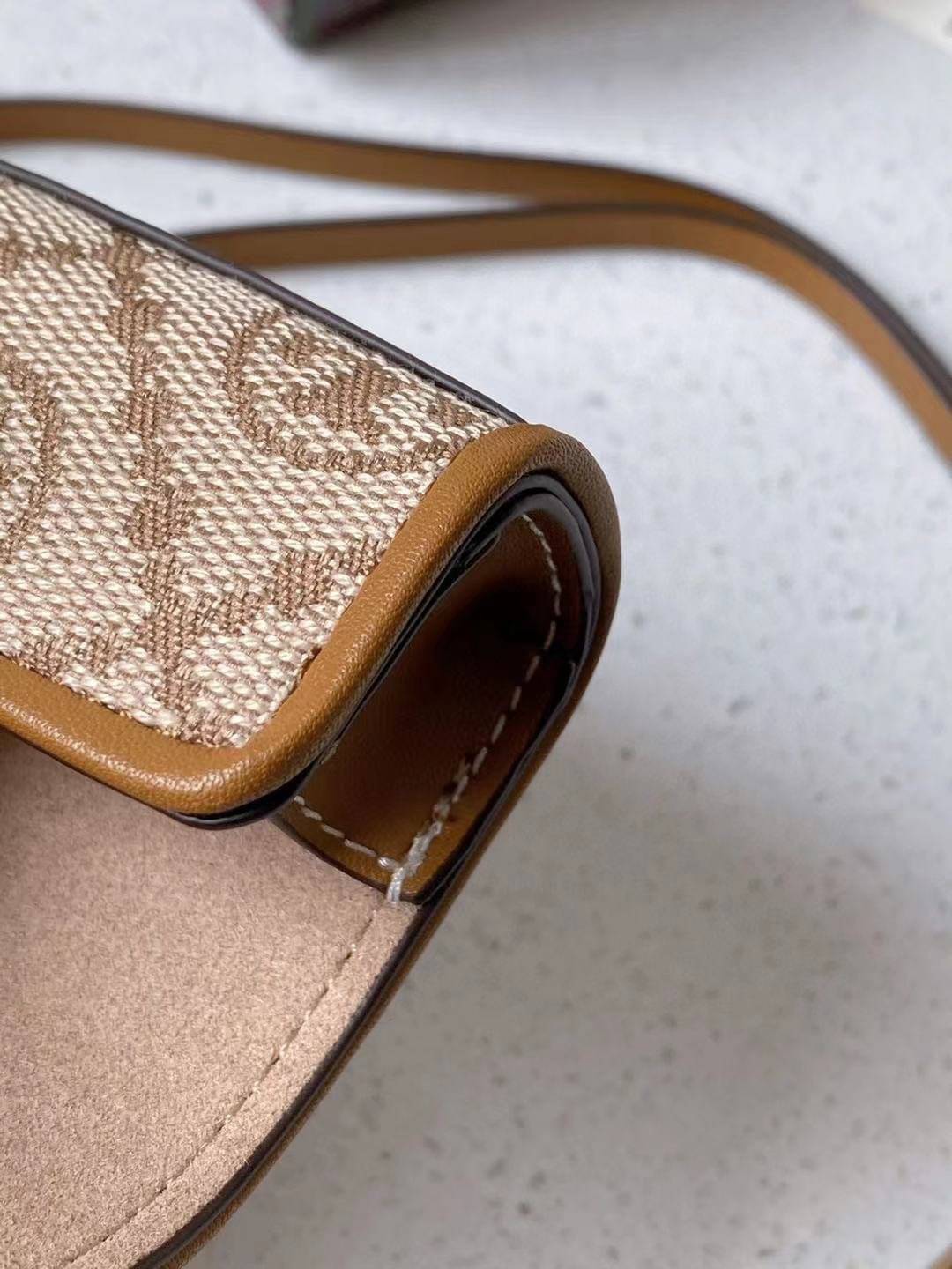 TORY BURCH T Monogram Jacquard AirPods Case พร้อมส่ง