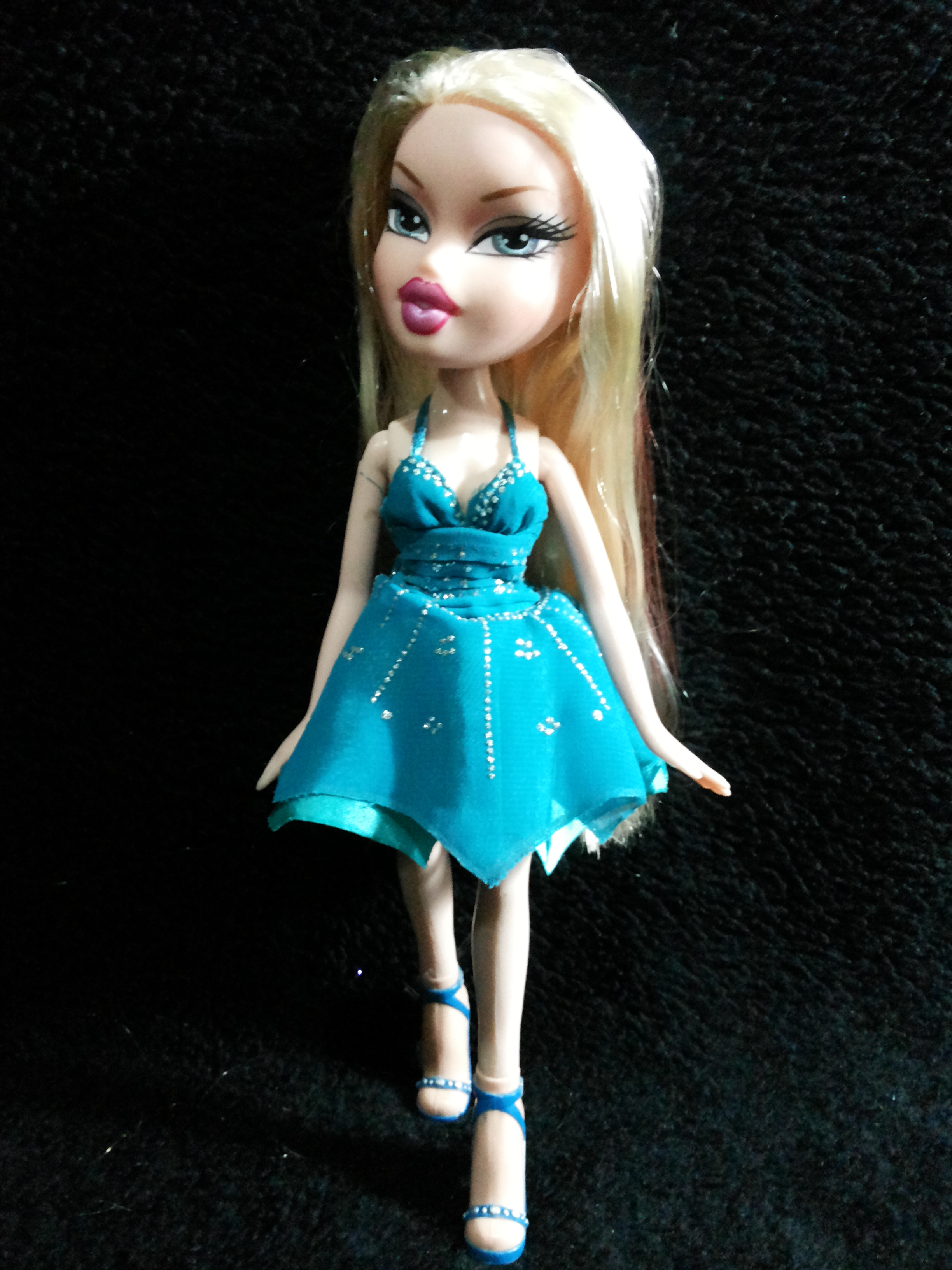 Bratz Passion 4 Fashion_Cloe ตุ๊กตาแบรทส์แท้มือสองสภาพดี