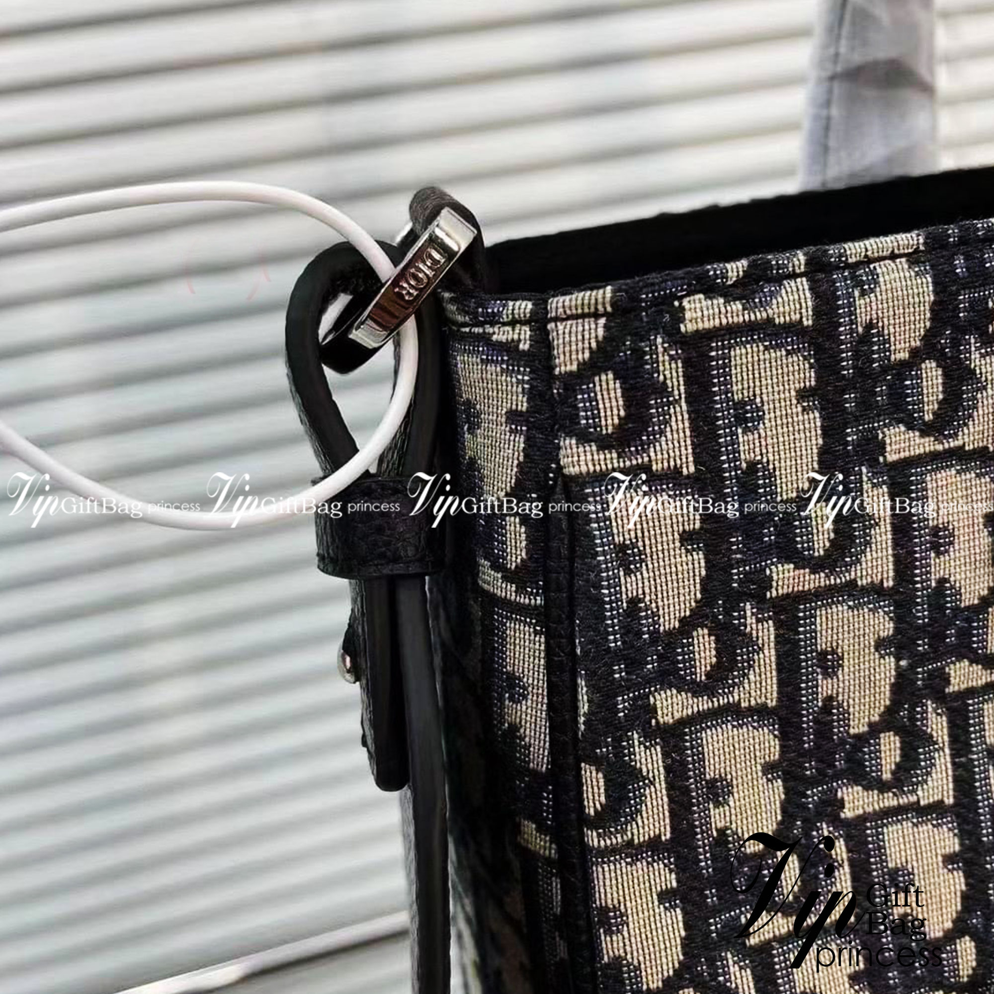 DIOR Saddle Tote Bag with shoulder strap Beige and Black Oblique Jacquard พร้อมส่งที่ไทย