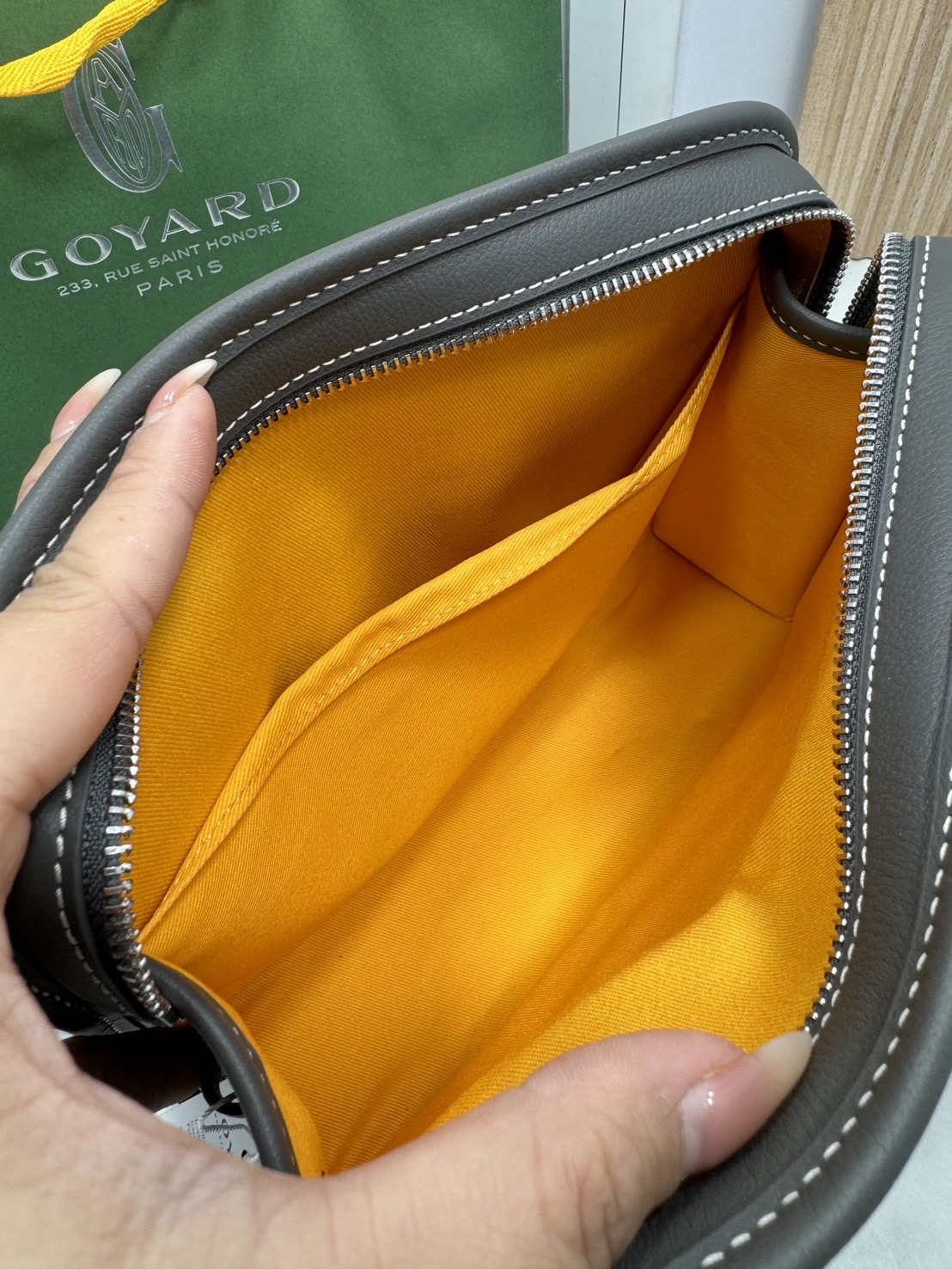 ORI หนังแท้ | Goyard Jouvence MM Toiletry Bag / Goyard Clutch bag กระเป๋าทรงคลัชกะทัดรัด เหมาะสำหรับการเก็บของในแนวตั้งและป้องกันการหกหรือรั่วไหล แคนวาสทำความสะอาดง่าย