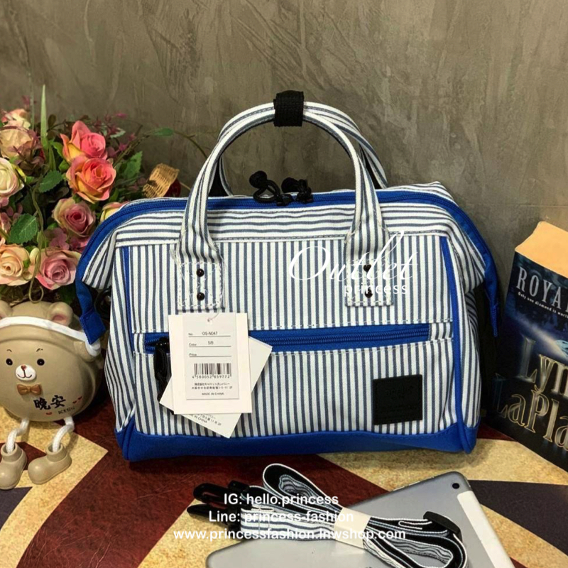 ANELLO MINI SHOULDER BAG MULTI COLOR OS-N047 รุ่นใหม่ชนช้อป!! กระเป๋าสะพายข้าง Multi Colors Collection สีสันสดใสสะดุดตา มี Logo เป็นยางนูนสีดำตัดกับสีกระเป๋า ทำให้ดูน่าใช้มากยิ่งขึ้น (Lining anello) วัสดุpolyester มีลักษณะเฉพาะตัวด้วยสี Two Tone ทั้งตัวกร