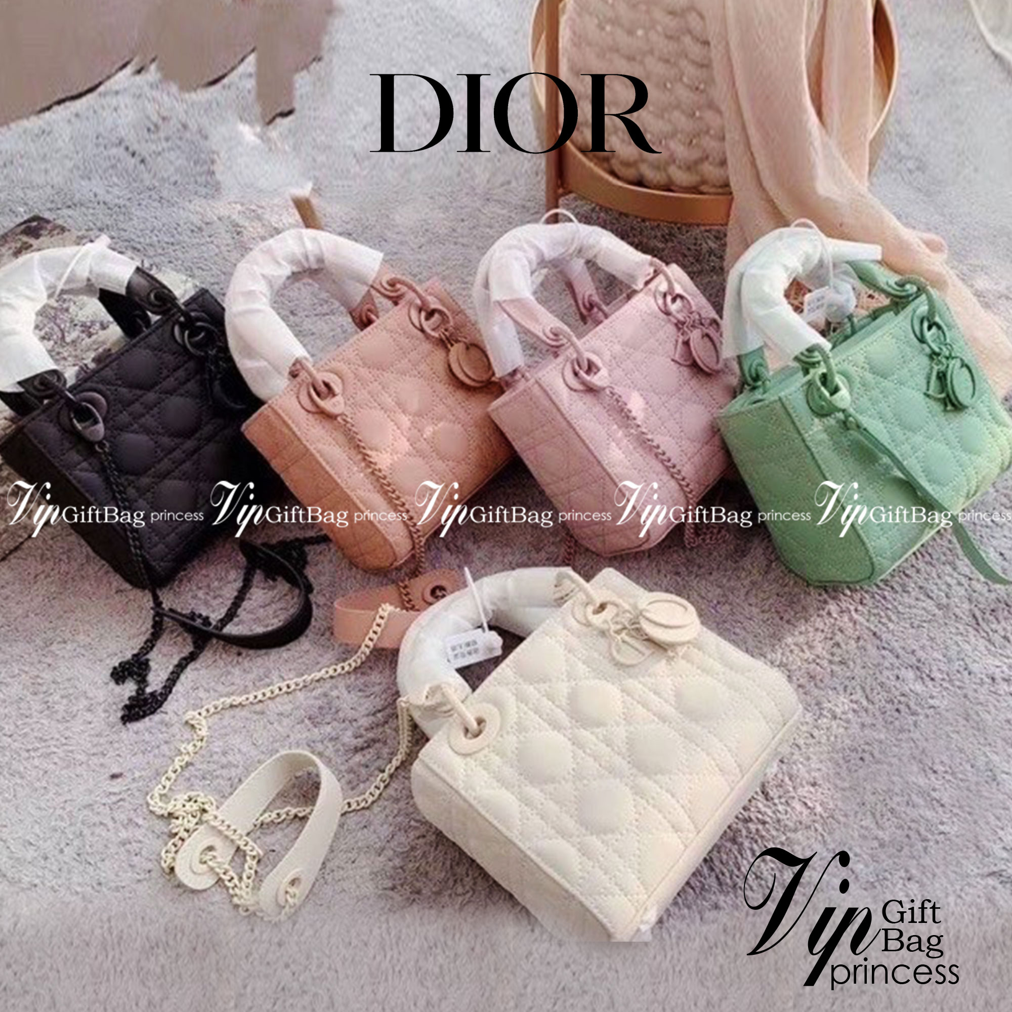 DIOR CD LADY BAG / Christian Dior Lady Dior Ultra-Matte Bag พร้อมส่ง 5 โทนสีพาสเทลหวานๆ น่ารักละมุน ตัวห้อยโลโก้โทนสีเดียวกระเป๋า น่ารักมากค่ะ ดีไซน์เรียบง่าย แต่แฝงไปด้วยความหรูหรา ทรงกล่องคลาสสิค วัสดุหนังแท้ มีหูจับในตัวและสายครอสบอดี้สุดเลิศ มาพร้อมสา